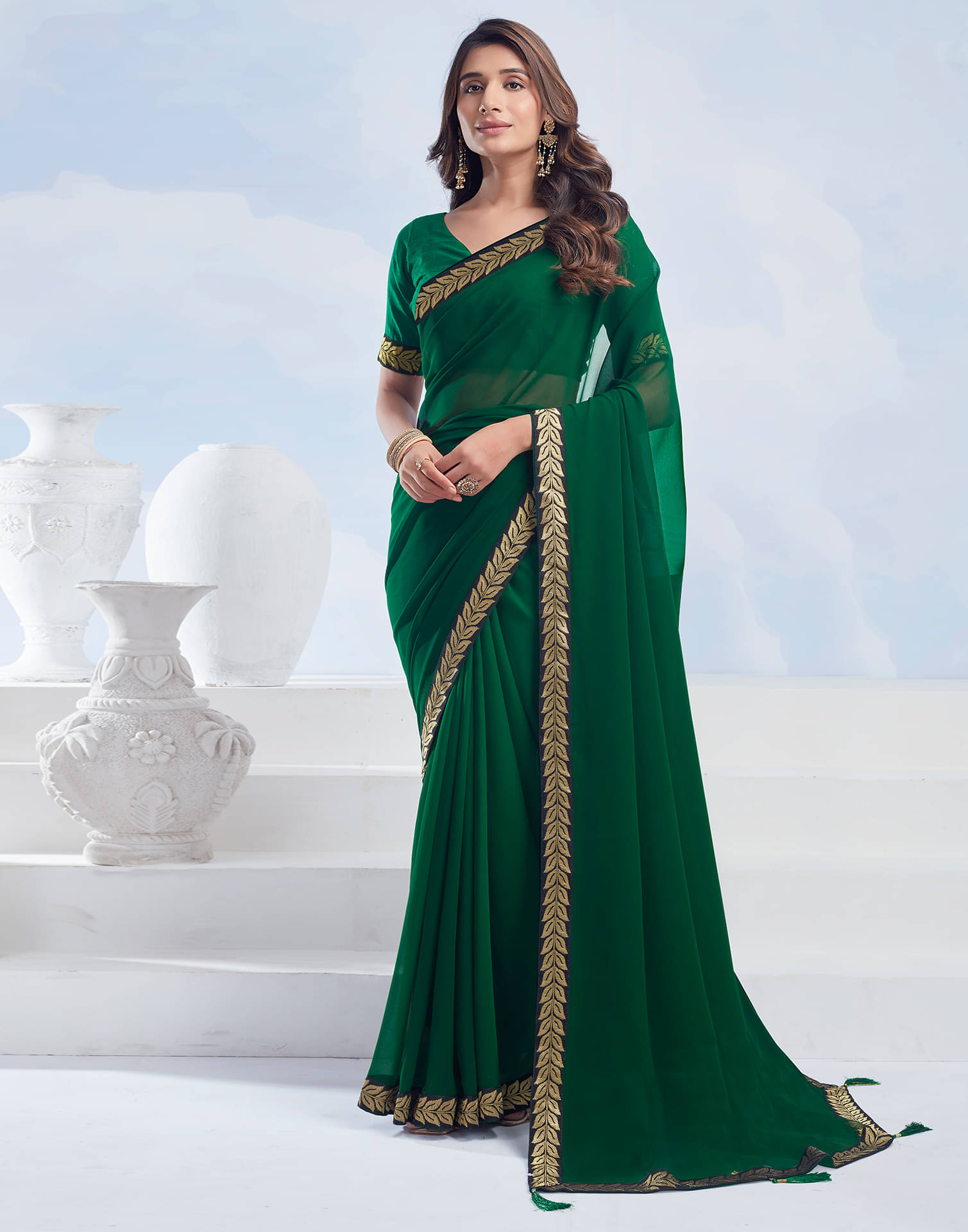     			Samah Georgette Solid Saree With Unstitched Blouse Piece ( Green )