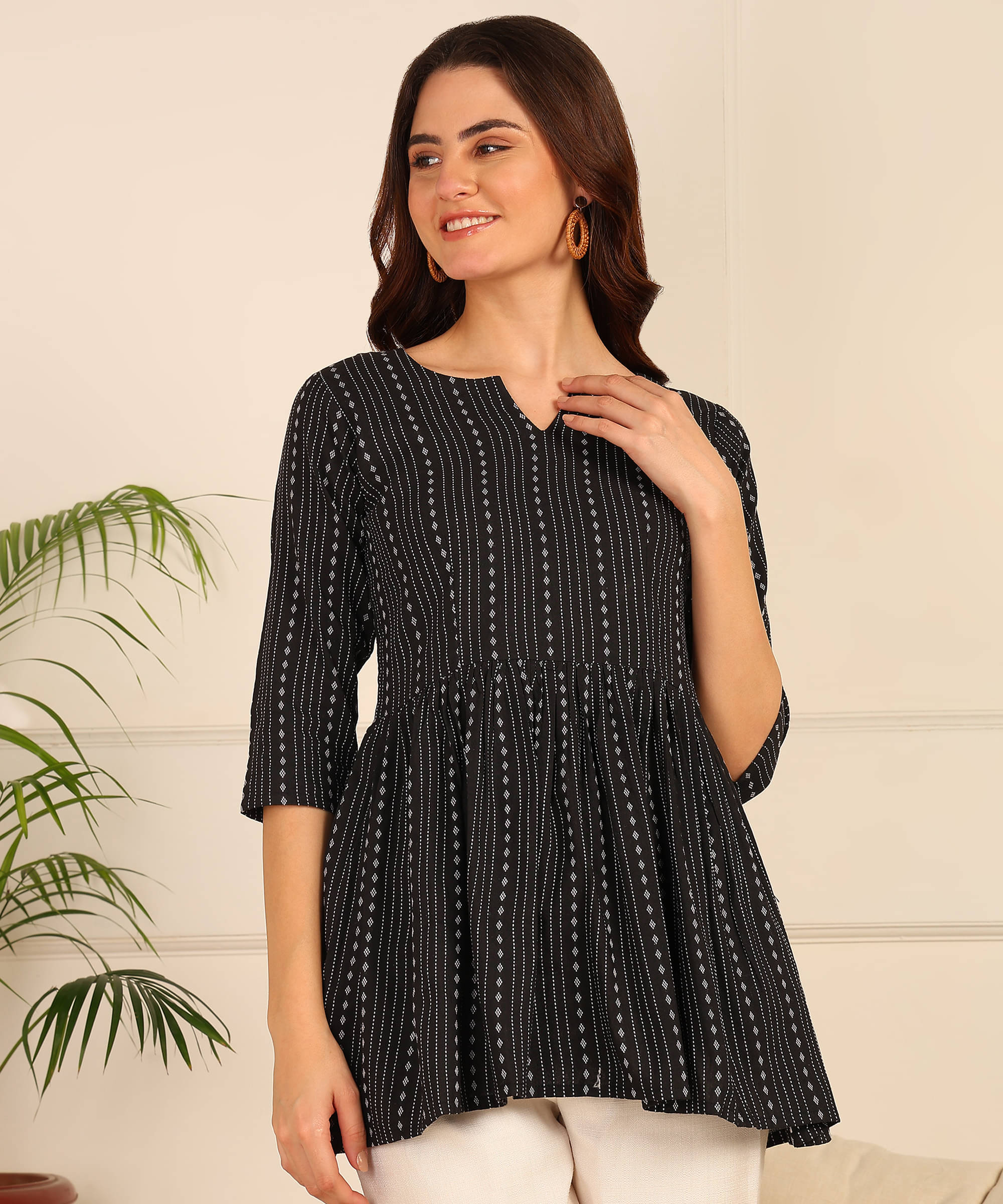     			Hiva Trendz Black Cotton Women's A-Line Top ( Pack of 1 )