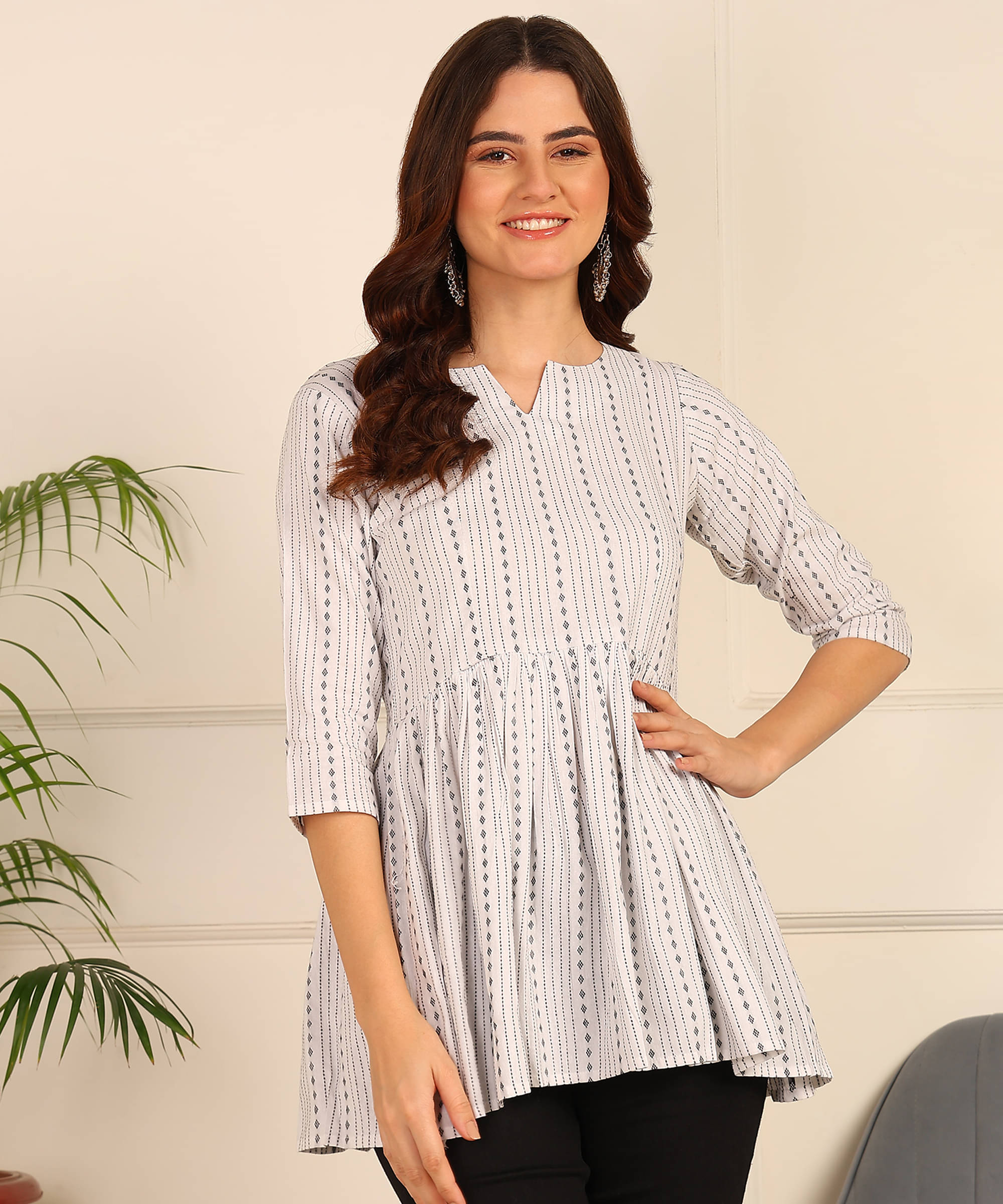     			Hiva Trendz White Cotton Women's A-Line Top ( Pack of 1 )
