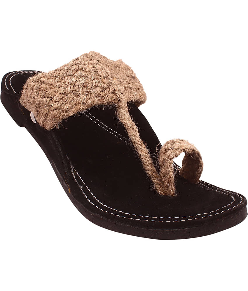 Anjaneya Creations Beige Men's Kolhapuris - Ethnic Shoes | Buy online on ZillyBuy