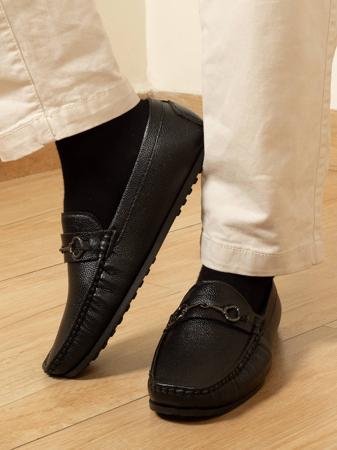     			Big Fox Black Men's Slip on