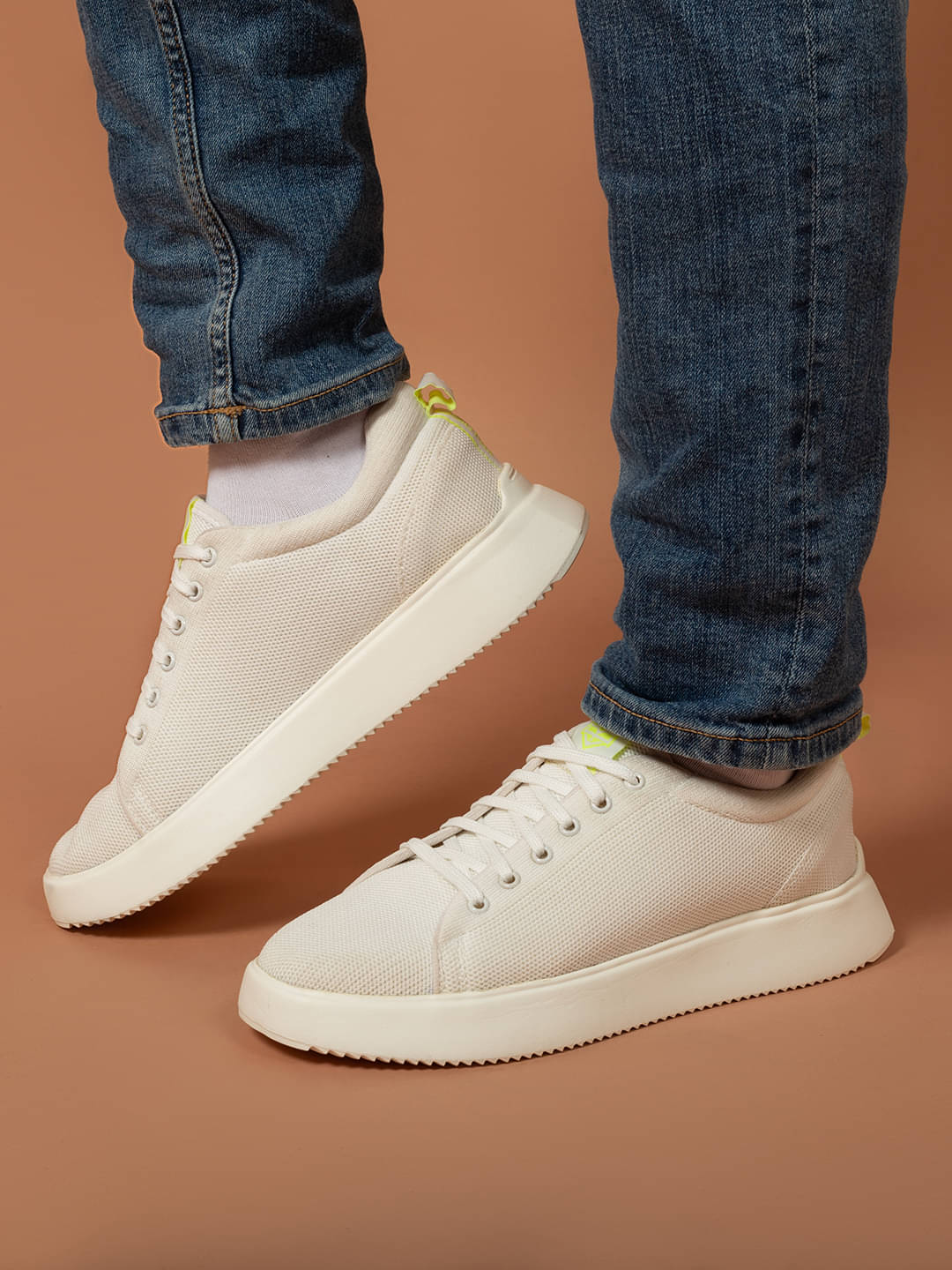     			Big Fox White Men's Sneakers