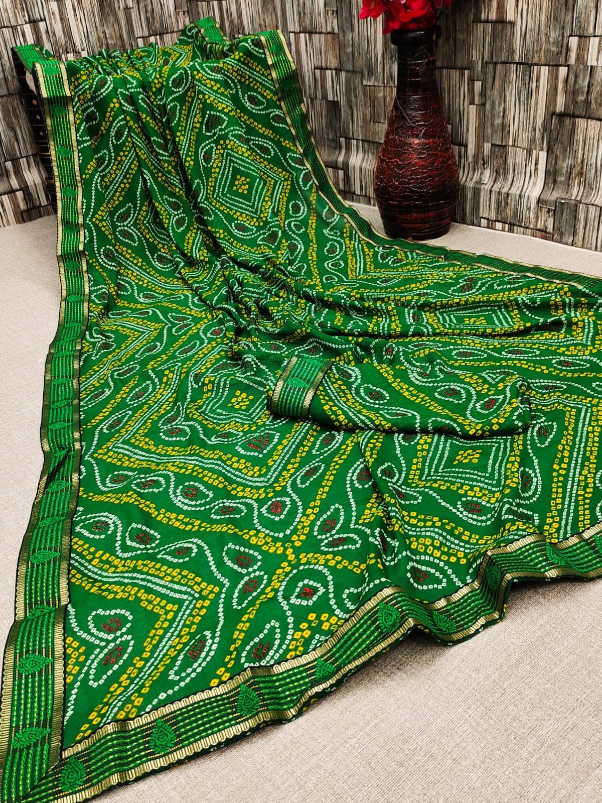     			Kanooda Prints Georgette Printed Saree With Unstitched Blouse Piece ( Green )
