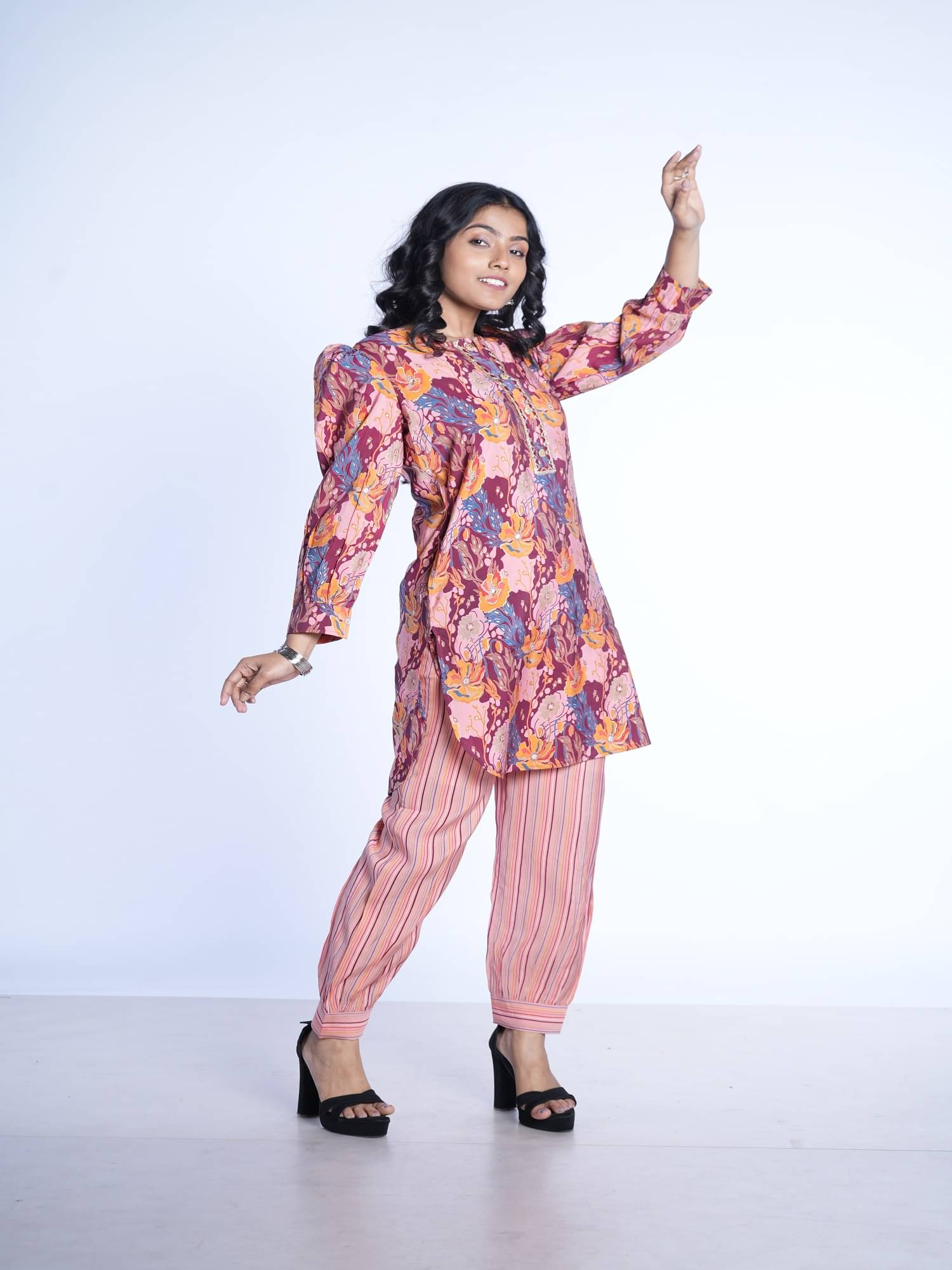     			Q WOMANS PRIDE Women Printed Asymmetrical Kurti With Pants ( Multicolor )