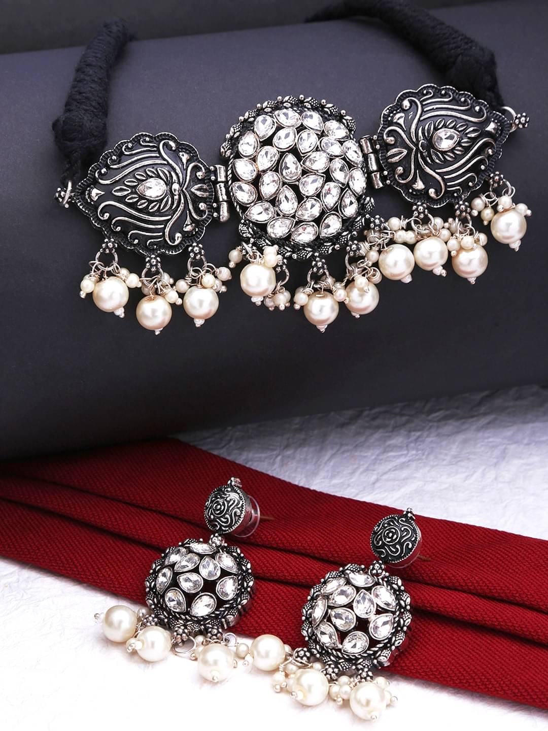     			PUJVI Black Alloy Necklace Set ( Pack of 1 )