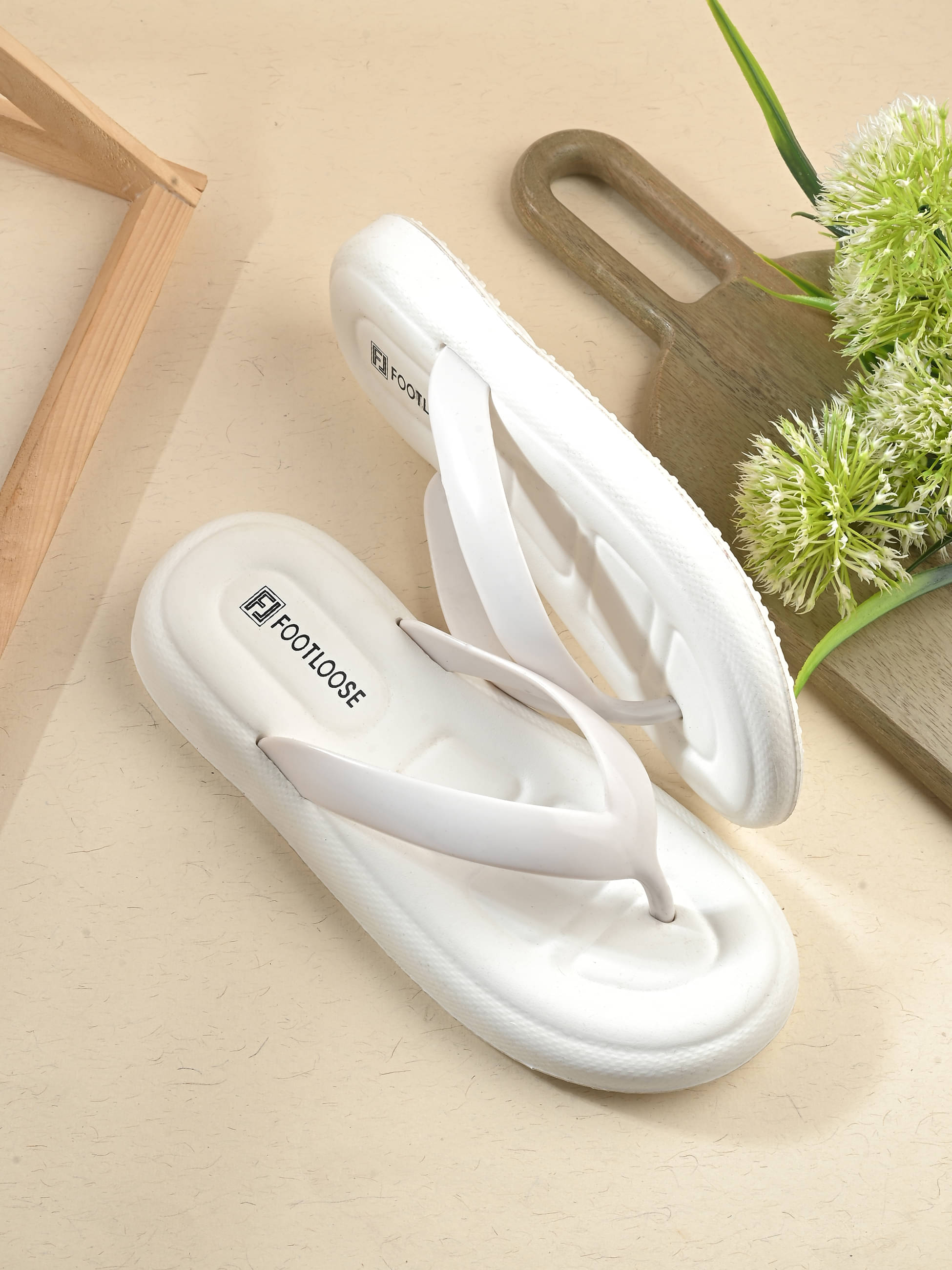 Footloose White Women's Flip Flop     			Footloose White Women's Flip Flop