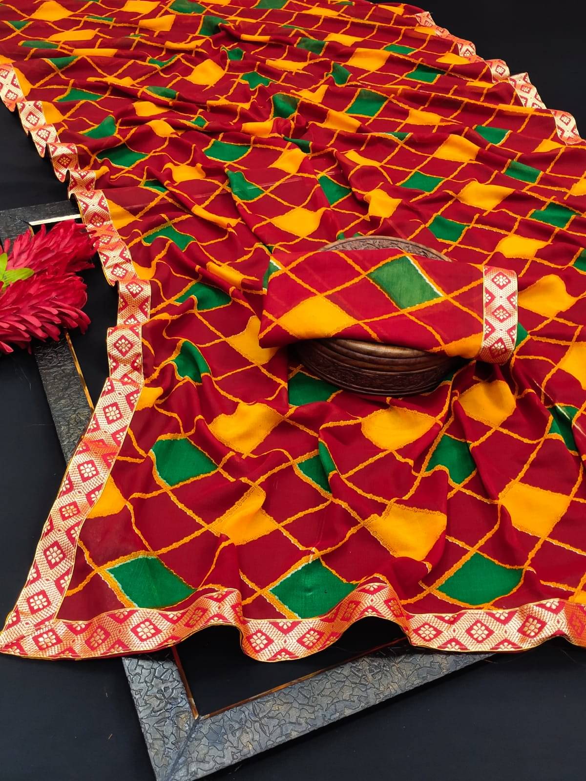 Kanooda Prints Georgette Printed Saree With Unstitched Blouse Piece ( Red )     			Kanooda Prints Georgette Printed Saree With Unstitched Blouse Piece ( Red )