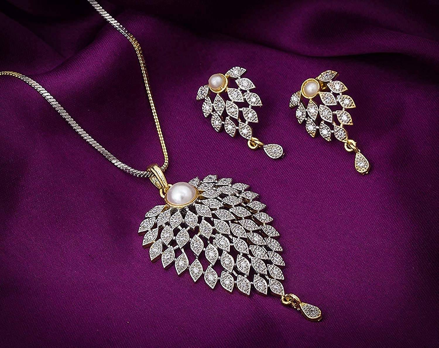 PUJVI Golden Pendant set ( Pack of 1 ) PUJVI Golden Pendant set ( Pack of 1 )