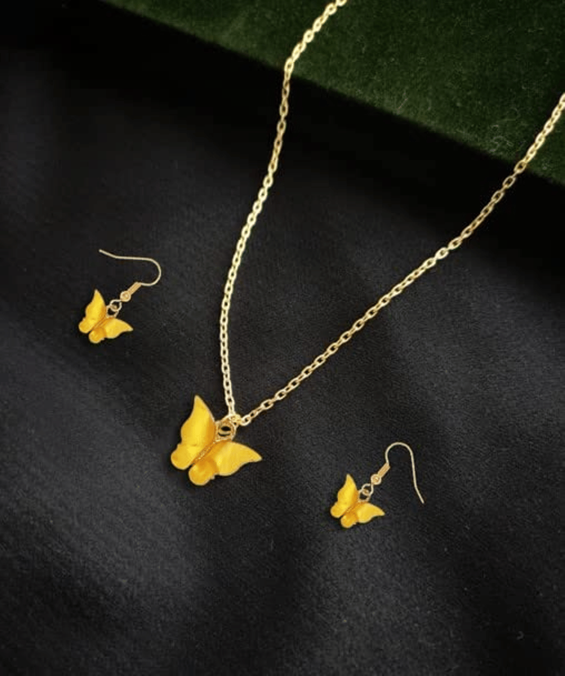 PUJVI Yellow Pendant set ( Pack of 1 ) PUJVI Yellow Pendant set ( Pack of 1 )