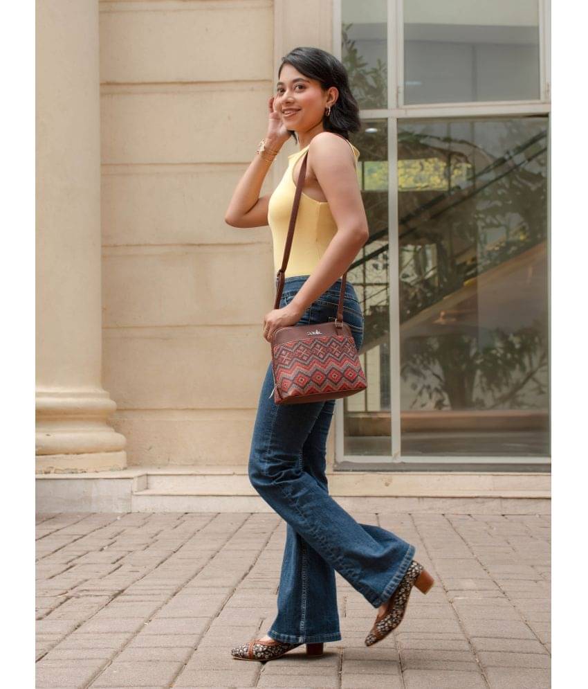 Zouk Sling Bag Jute Set of 1 ( Multicolor ) Zouk Sling Bag Jute Set of 1 ( Multicolor )