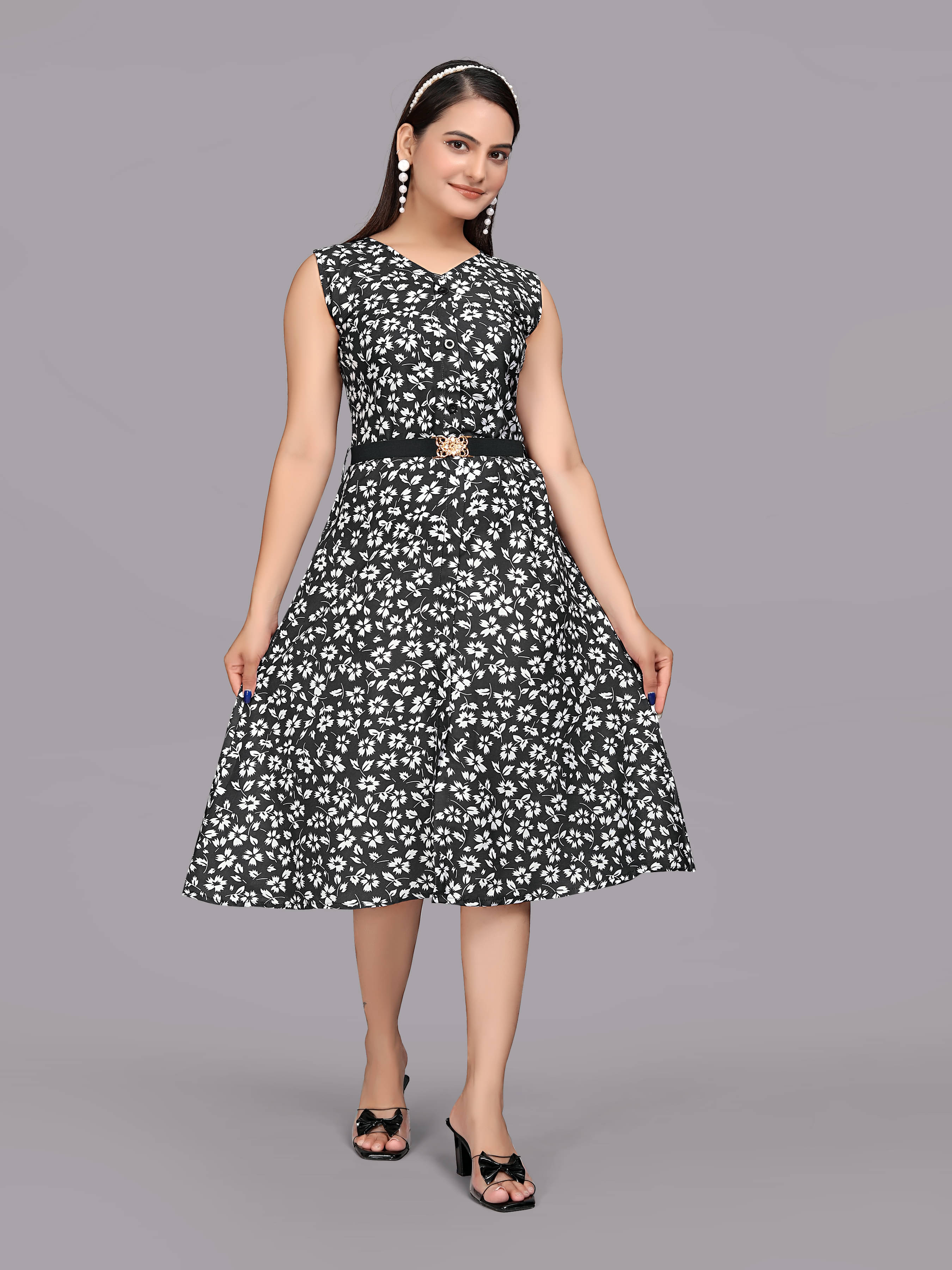     			Parnavi Women Rayon Printed A-line Dress ( Black )