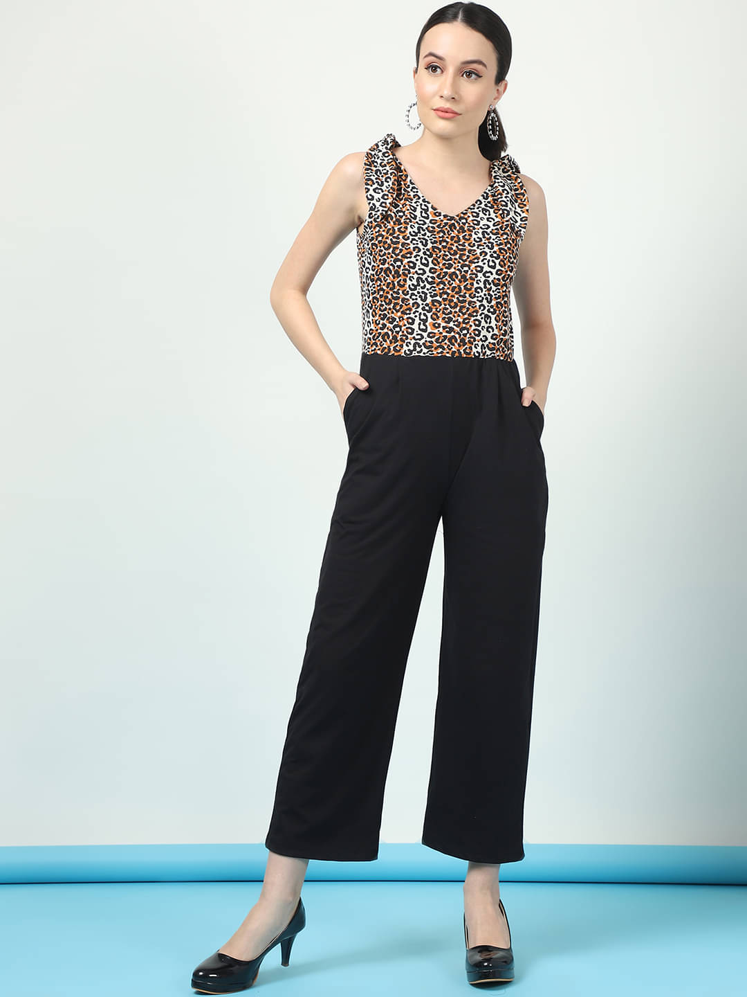 Rigo Black Cotton Regular Fit Women's Jumpsuit ( Pack of 1 ) Rigo Black Cotton Regular Fit Women's Jumpsuit ( Pack of 1 )