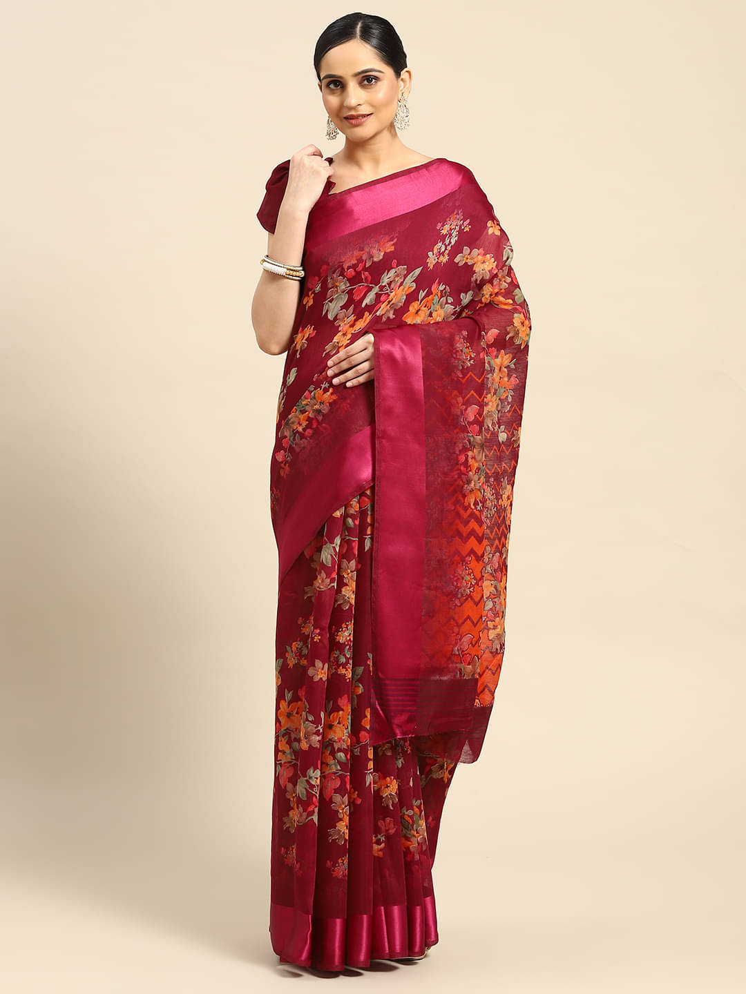 Vaamsi Cotton Blend Printed Saree With Unstitched Blouse Piece ( Maroon ) Vaamsi Cotton Blend Printed Saree With Unstitched Blouse Piece ( Maroon )