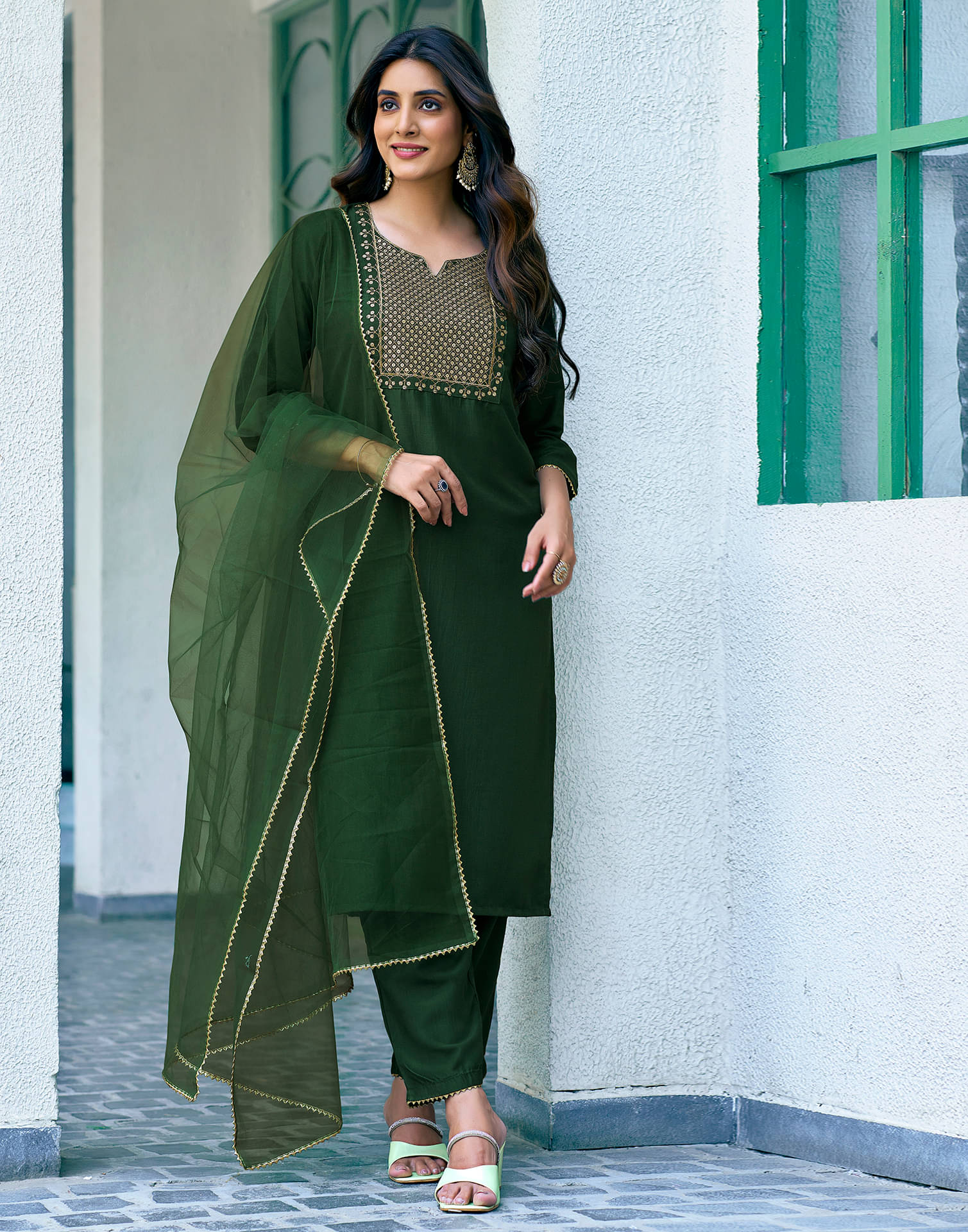 Skylee Chiffon Embroidered Kurti With Pants Women's Stitched Salwar Suit - Green ( Pack of 1 ) Skylee Chiffon Embroidered Kurti With Pants Women's Stitched Salwar Suit - Green ( Pack of 1 )