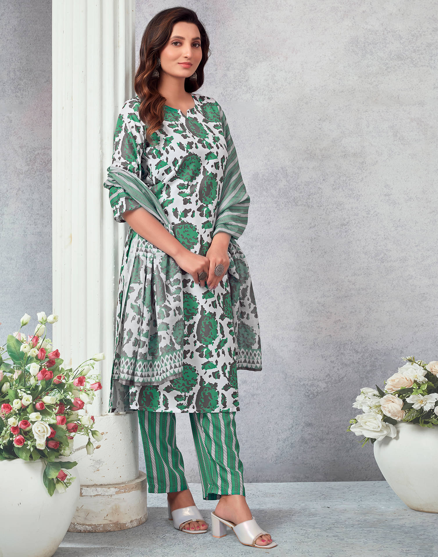 Skylee Rayon Printed Kurti With Pants Women's Stitched Salwar Suit - Green ( Pack of 1 ) Skylee Rayon Printed Kurti With Pants Women's Stitched Salwar Suit - Green ( Pack of 1 )