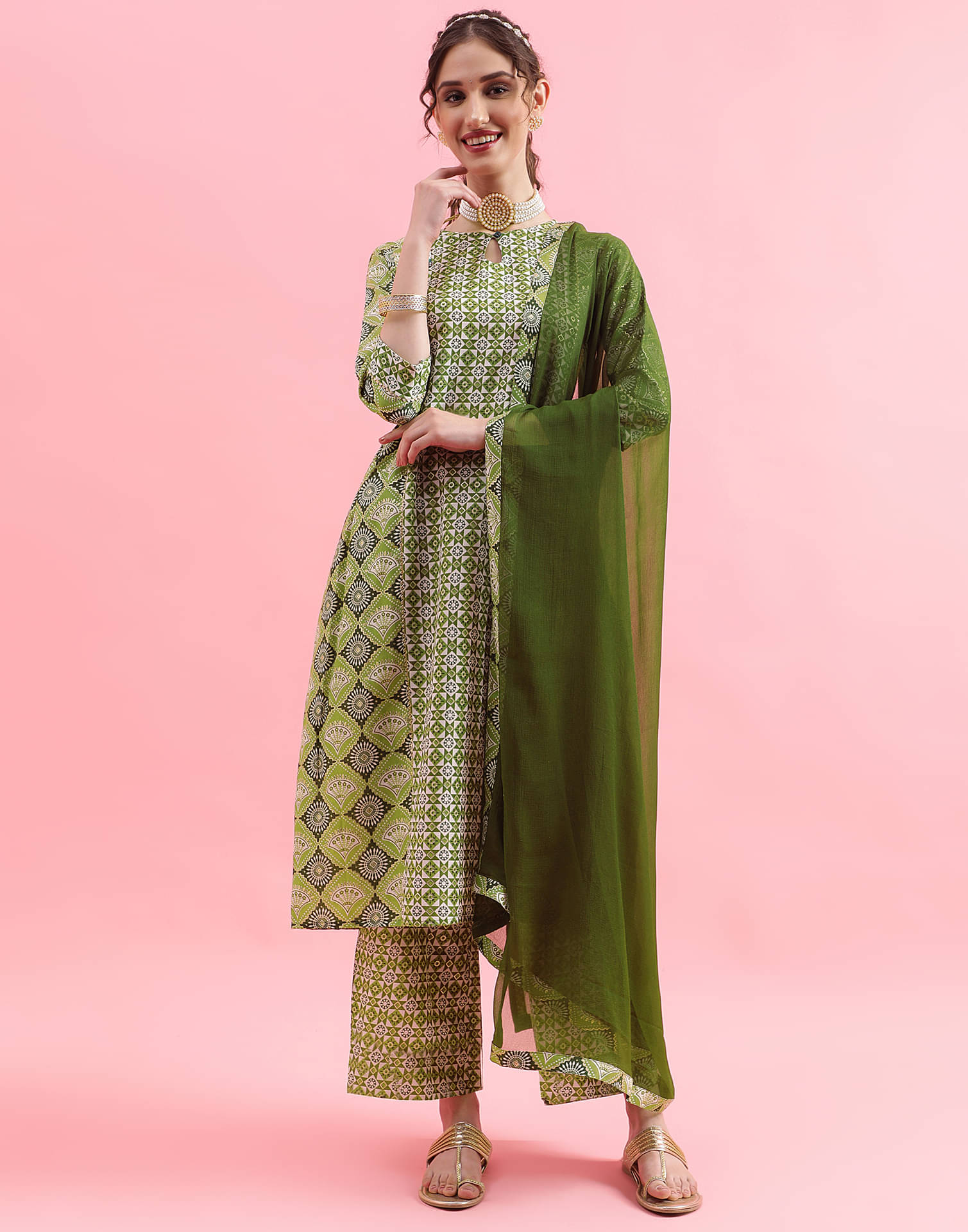 Skylee Rayon Printed Kurti With Pants Women's Stitched Salwar Suit - Green ( Pack of 1 ) Skylee Rayon Printed Kurti With Pants Women's Stitched Salwar Suit - Green ( Pack of 1 )