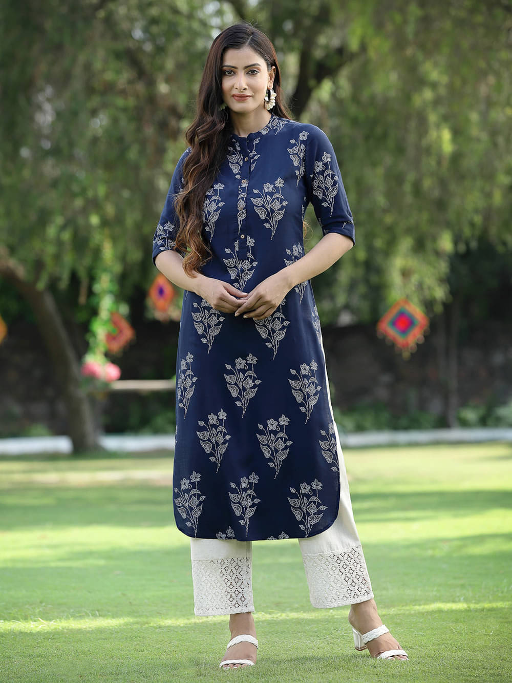 Juniper Rayon Printed Straight Women's Kurti - Blue ( Pack of 1 ) Juniper Rayon Printed Straight Women's Kurti - Blue ( Pack of 1 )