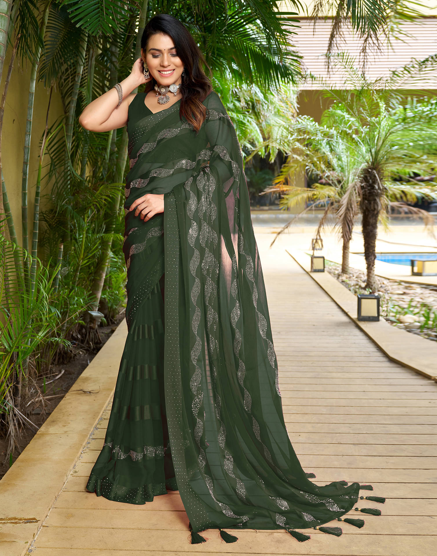     			Samah Chiffon Embellished Saree With Unstitched Blouse Piece ( Olive )