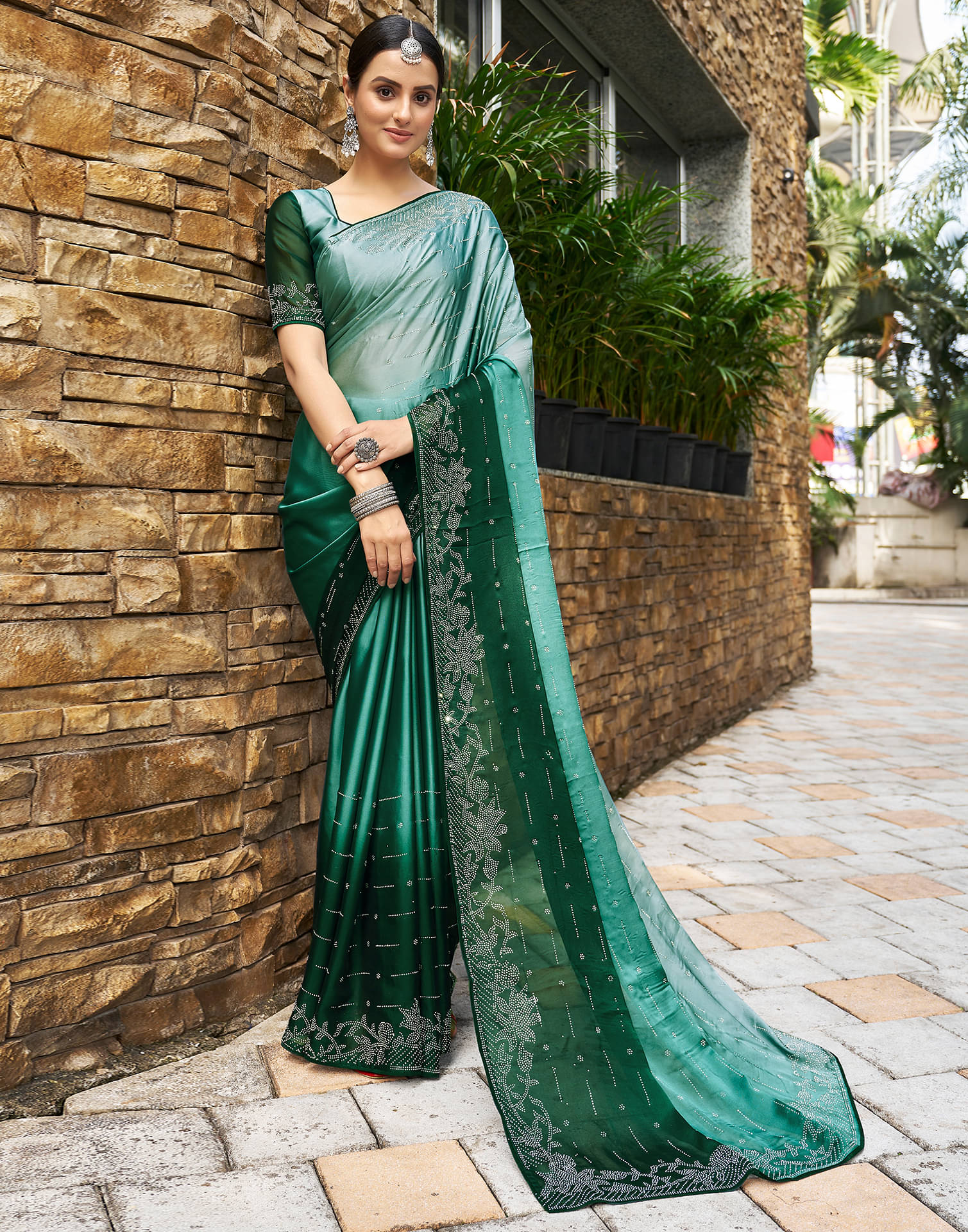     			Samah Georgette Embellished Saree With Unstitched Blouse Piece ( Mint Green )