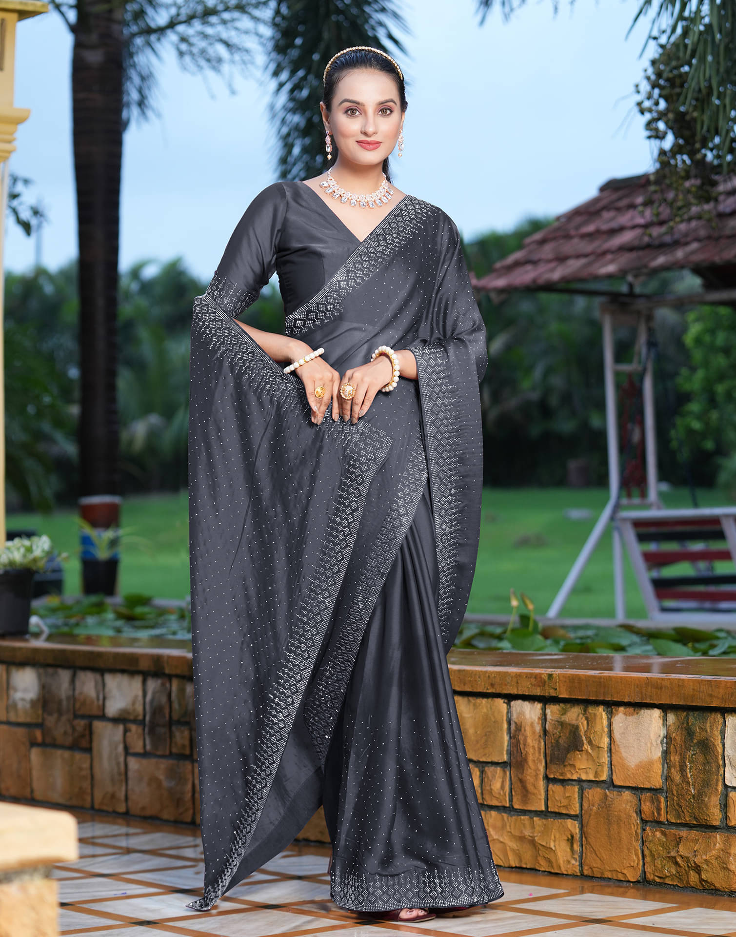Samah Georgette Embellished Saree With Unstitched Blouse Piece ( Grey ) Samah Georgette Embellished Saree With Unstitched Blouse Piece ( Grey )