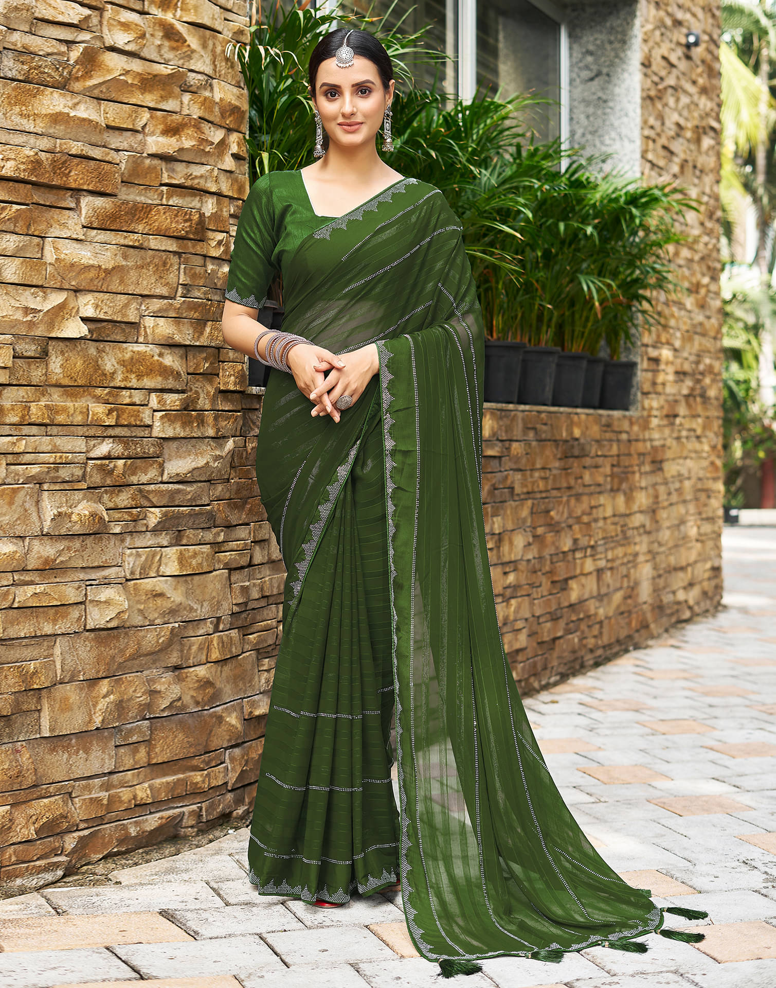     			Samah Georgette Embellished Saree With Unstitched Blouse Piece ( Mint Green )