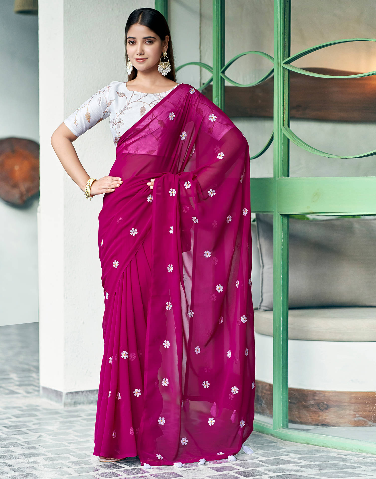     			Samah Georgette Embroidered Saree With Unstitched Blouse Piece ( Magenta )