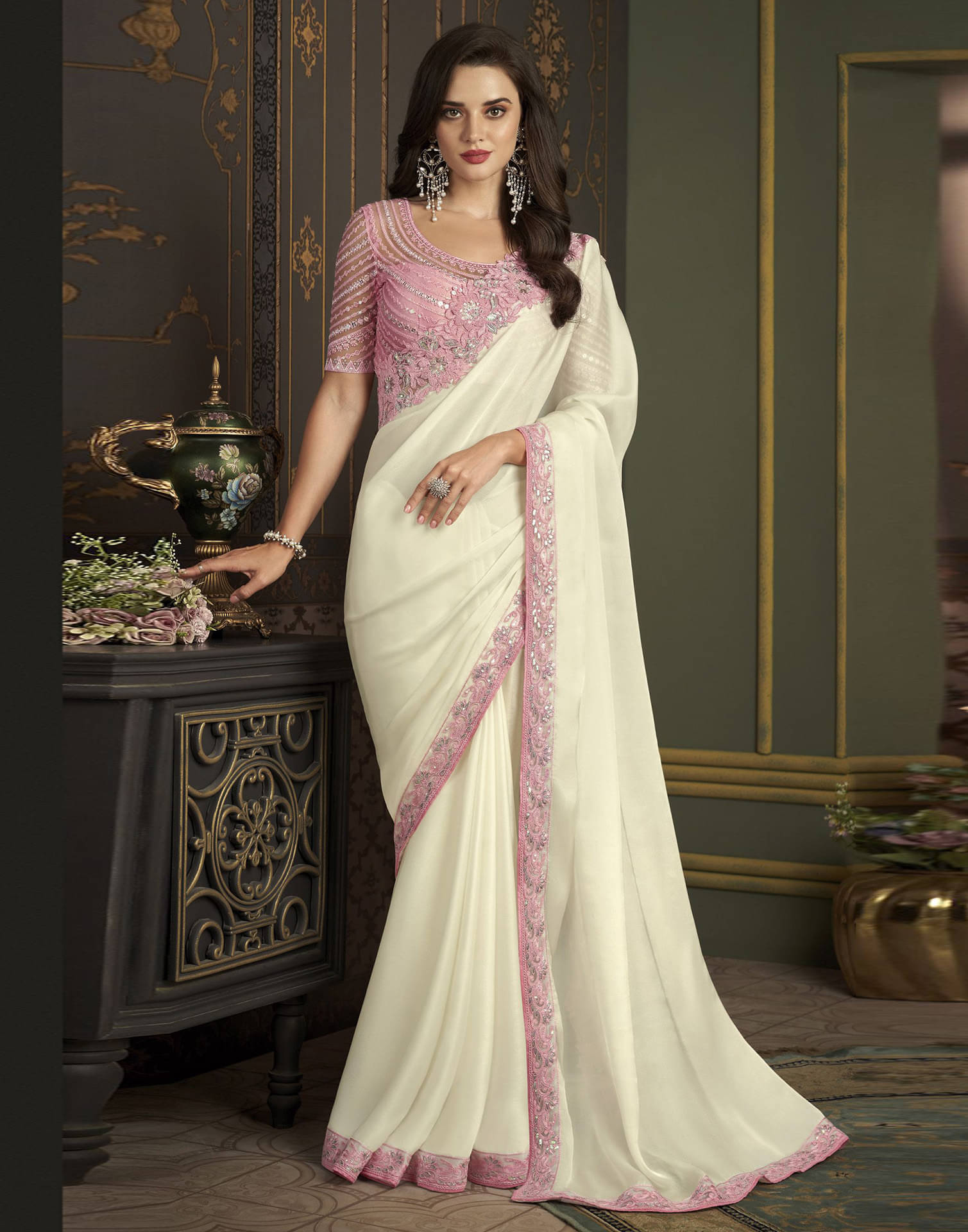     			Samah Shimmer Solid Saree With Unstitched Blouse Piece ( Cream )