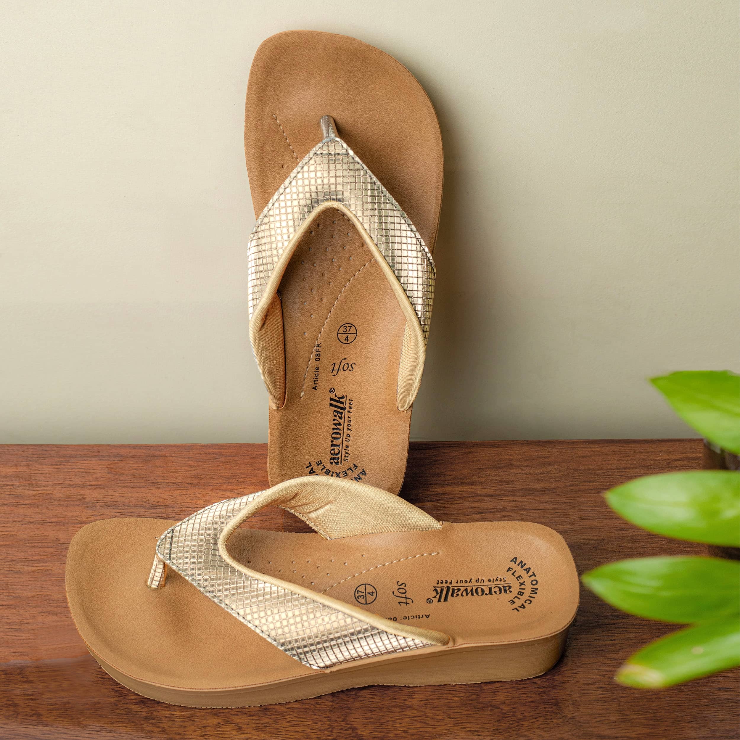 Aerowalk Beige Women's Slipper