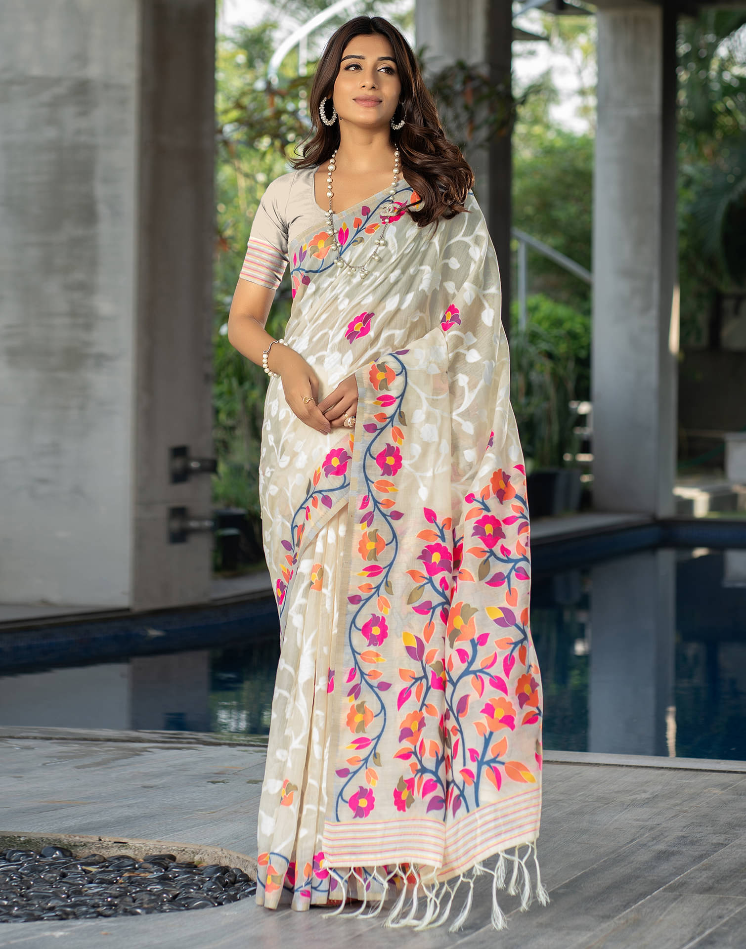 Samah Cotton Woven Saree With Unstitched Blouse Piece ( Cream ) Samah Cotton Woven Saree With Unstitched Blouse Piece ( Cream )
