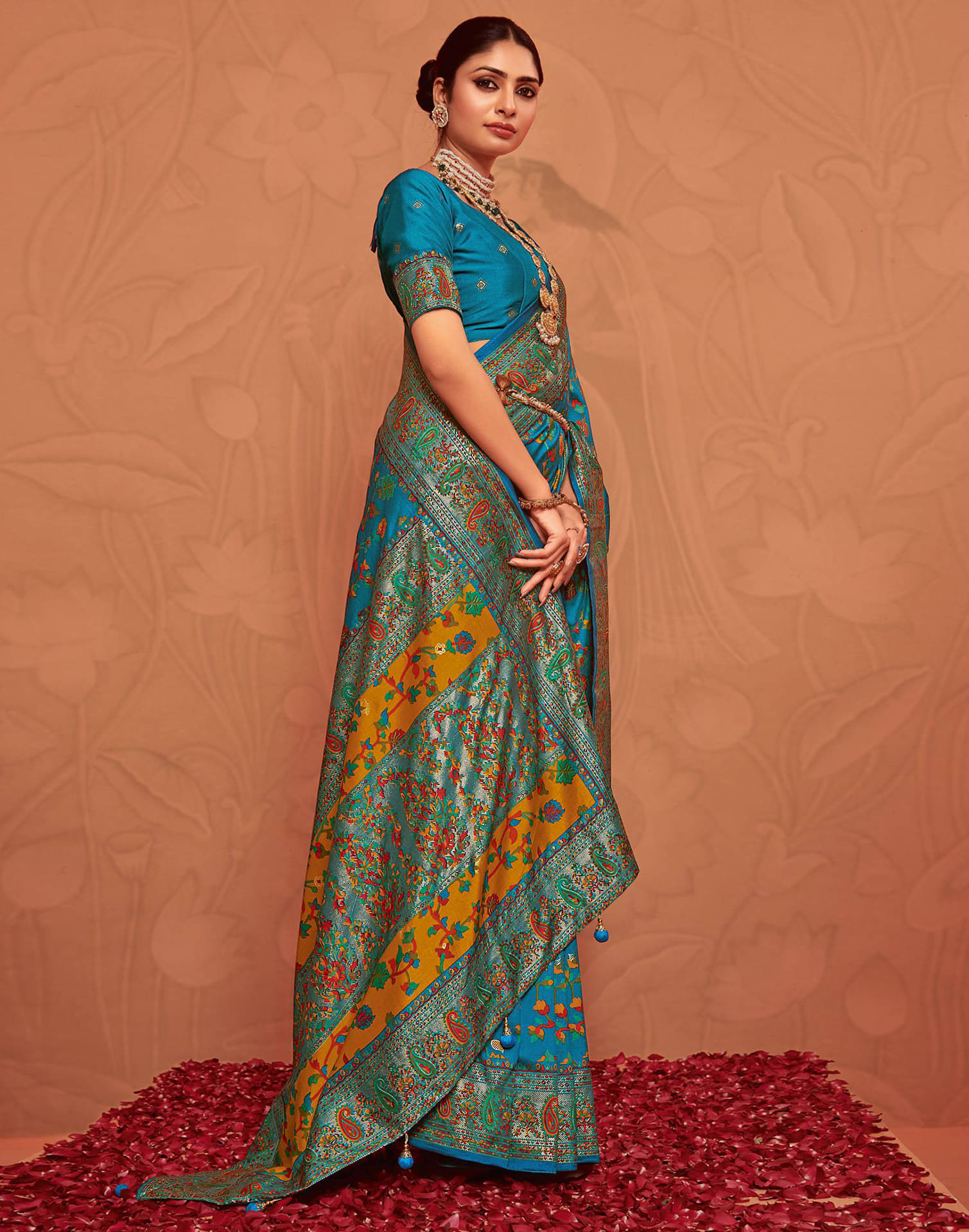 Samah Silk Printed Saree With Unstitched Blouse Piece ( Blue ) Samah Silk Printed Saree With Unstitched Blouse Piece ( Blue )