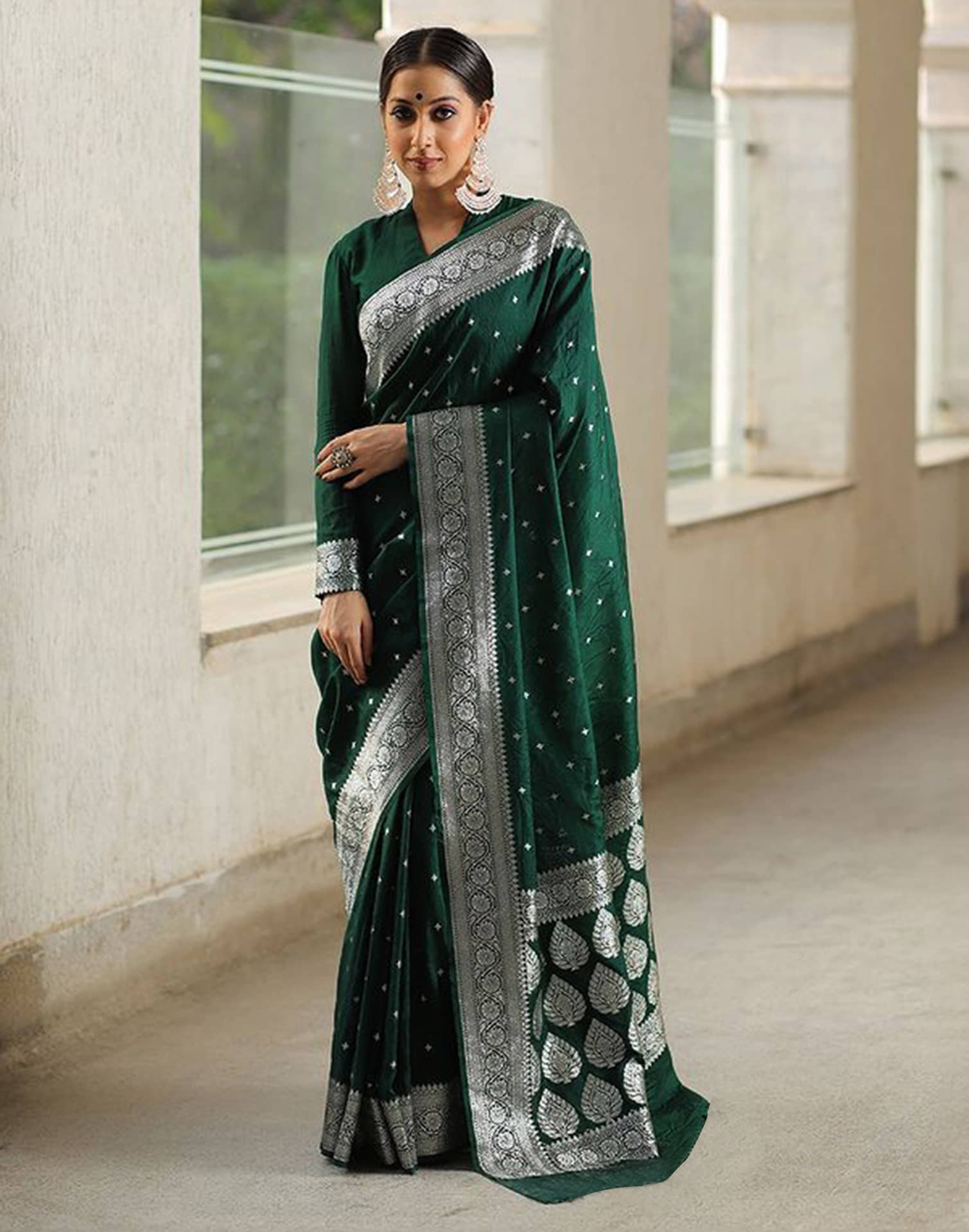 Samah Silk Woven Saree With Unstitched Blouse Piece ( Green ) - Sarees | Buy online on ZillyBuy