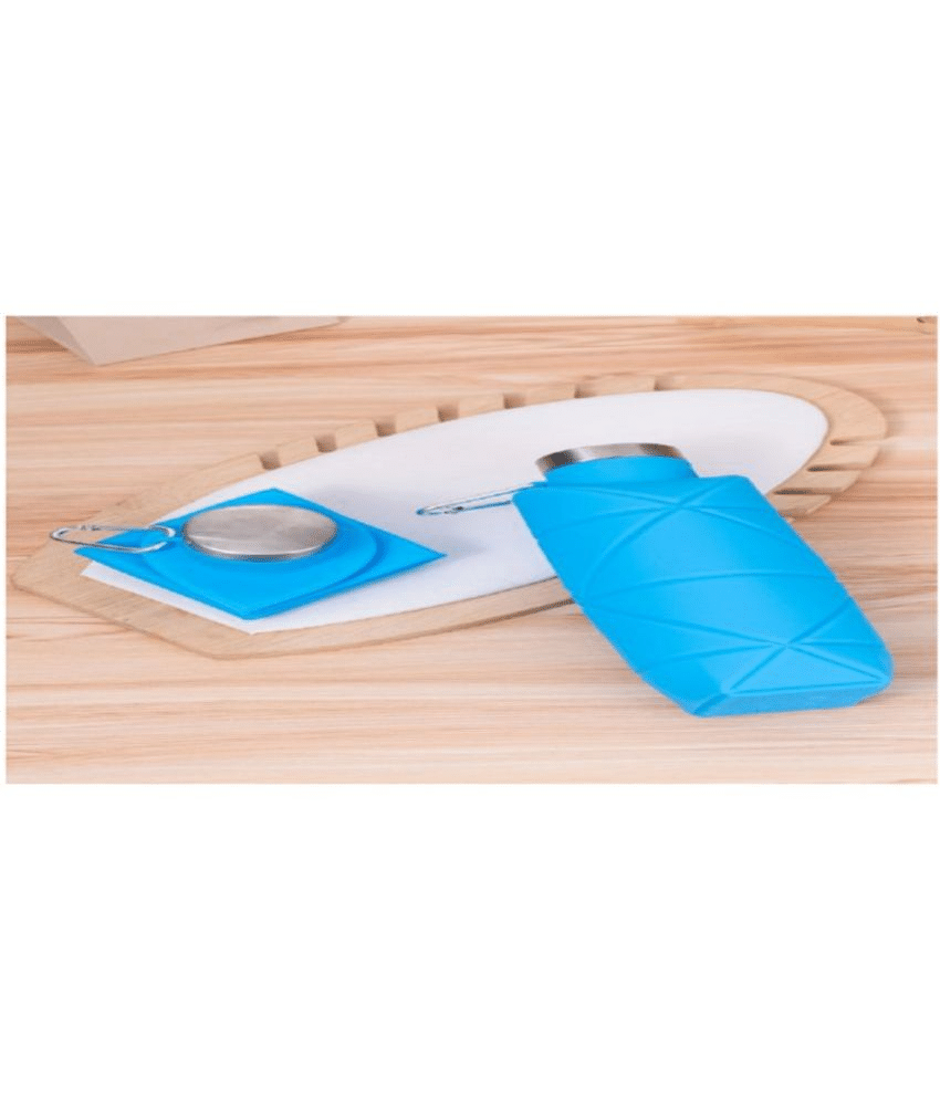     			Shopeleven Portable Folding Drinking Water bottle Blue Silicone Water Bottle 700 mL ( Set of 1 )