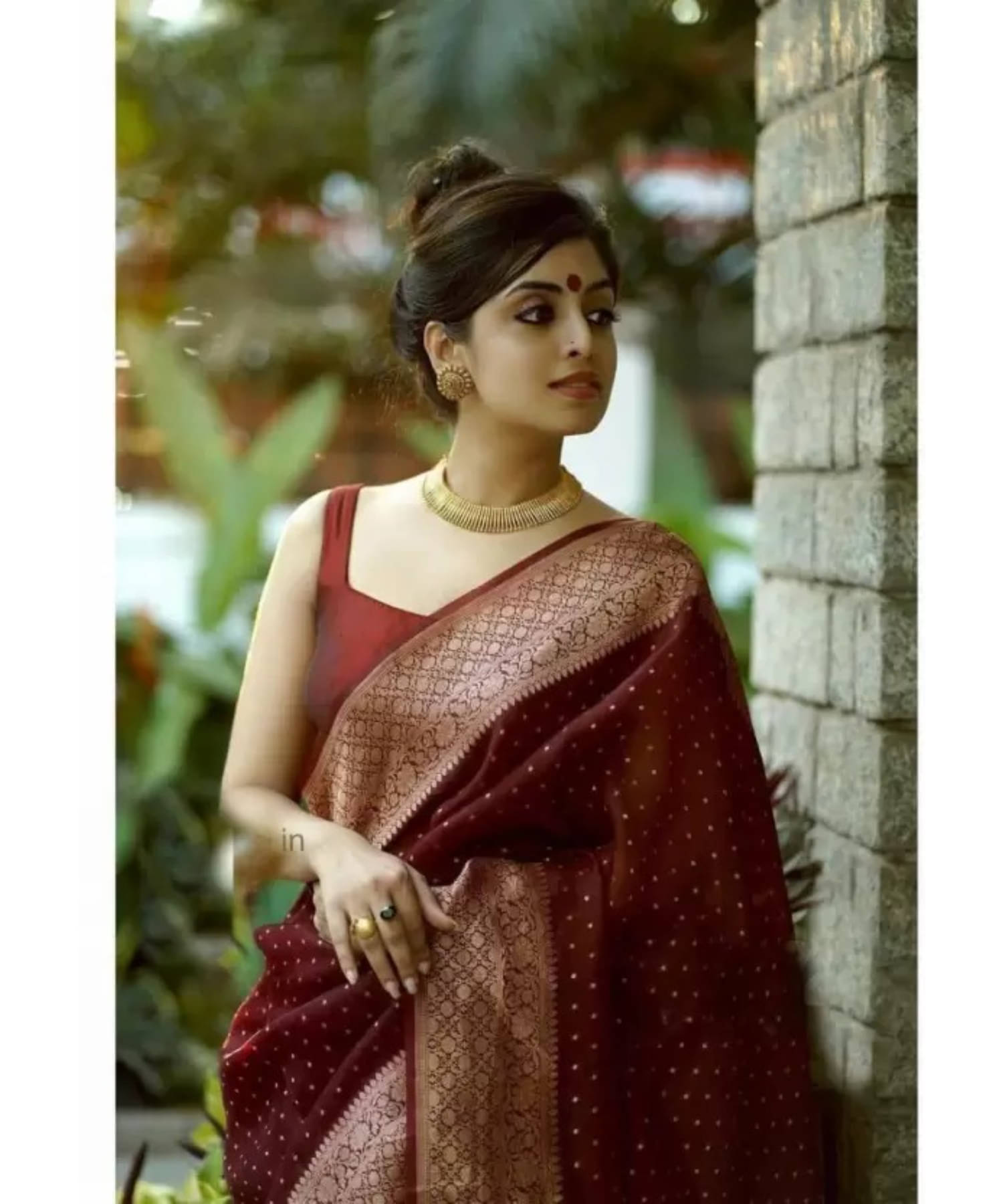 Aadvika Banarasi Silk Printed Saree With Unstitched Blouse Piece ( Maroon ) Aadvika Banarasi Silk Printed Saree With Unstitched Blouse Piece ( Maroon )