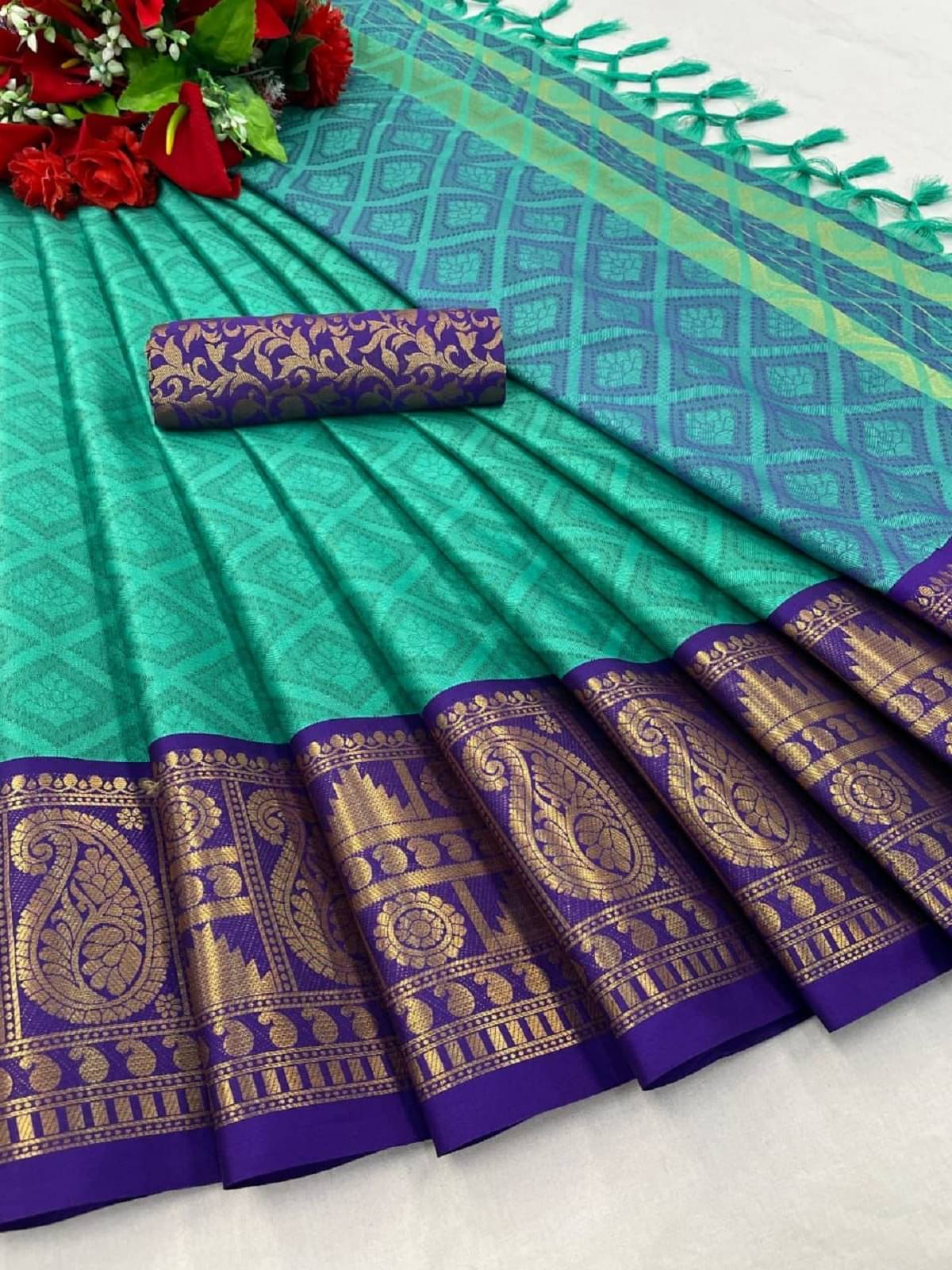     			JULEE Georgette Embellished Saree With Unstitched Blouse Piece ( Mint Green )