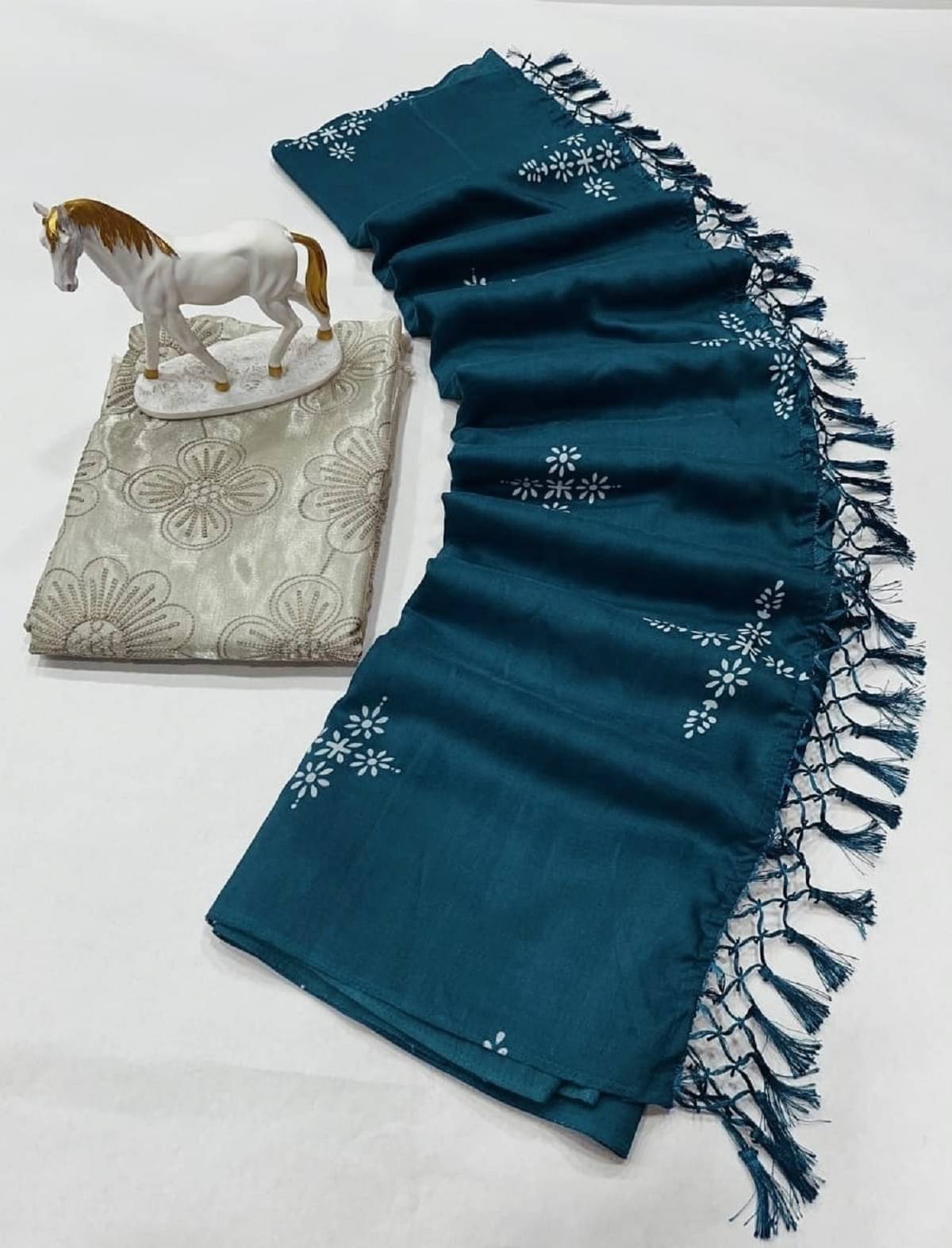 JULEE Net Embellished Saree With Unstitched Blouse Piece ( Turquoise ) JULEE Net Embellished Saree With Unstitched Blouse Piece ( Turquoise )