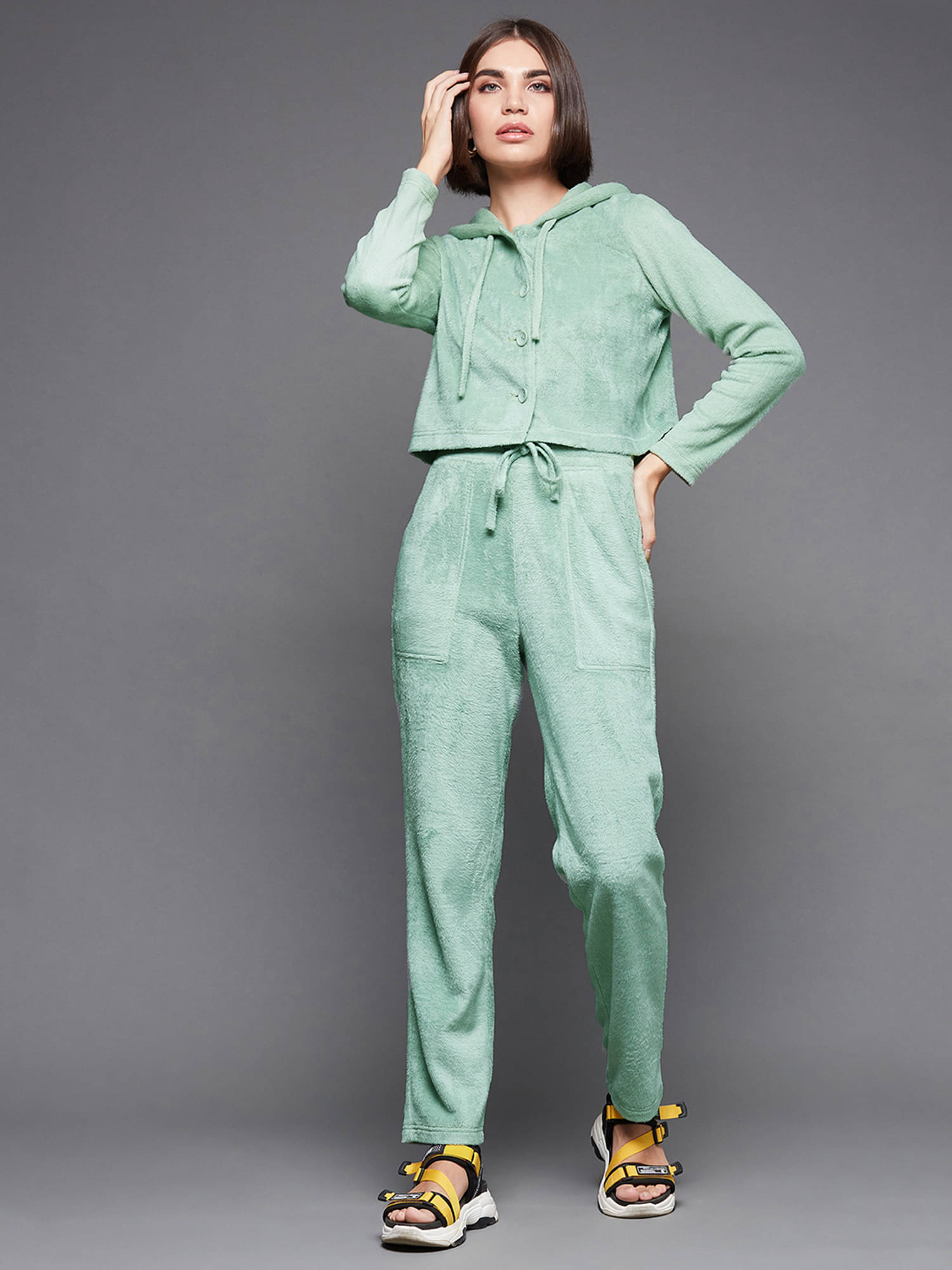     			Miss Chase Women Solid Top With Joggers Co-Ord Set ( Green )