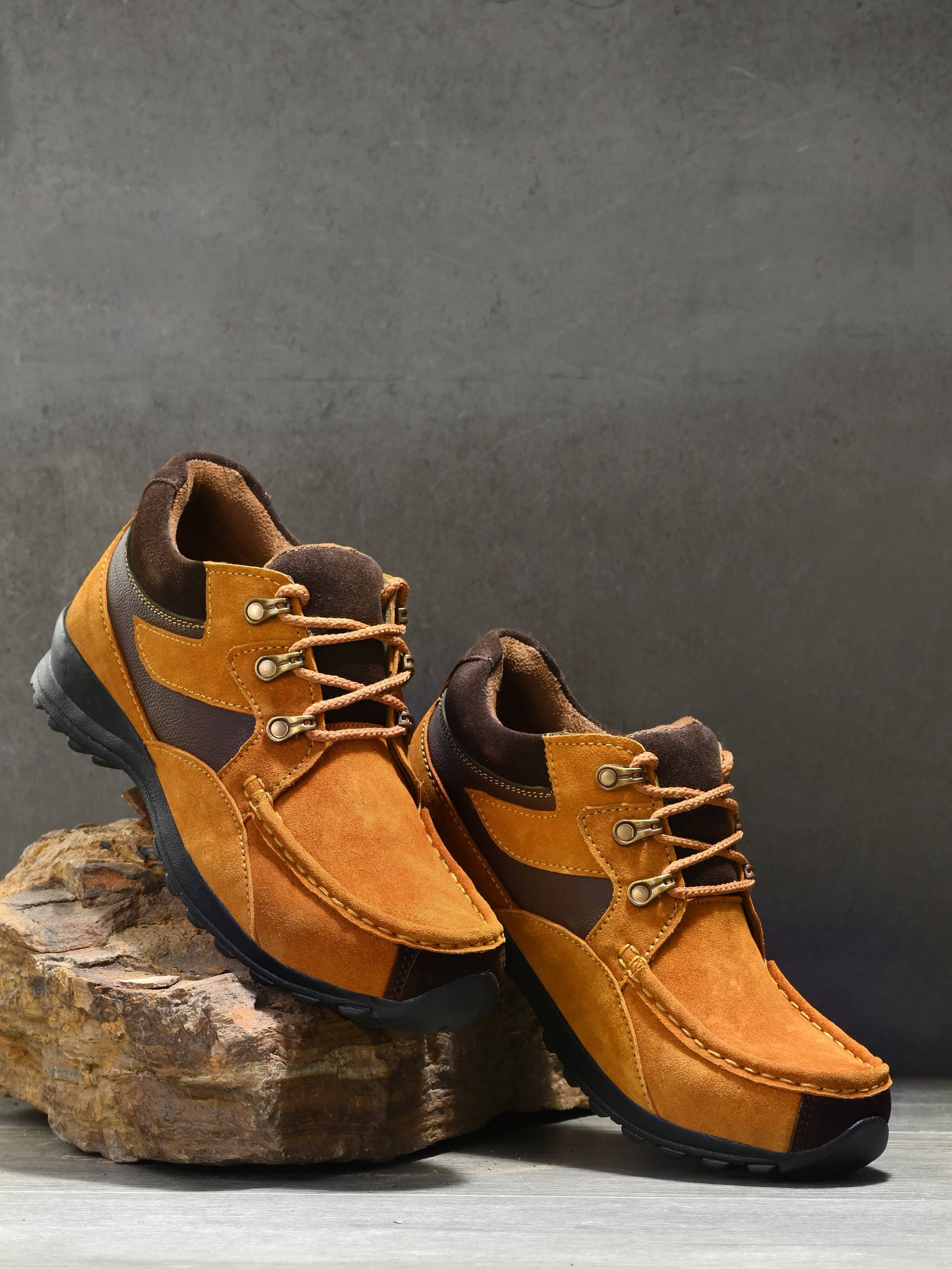     			Bucik Tan Men's Trekking Shoes