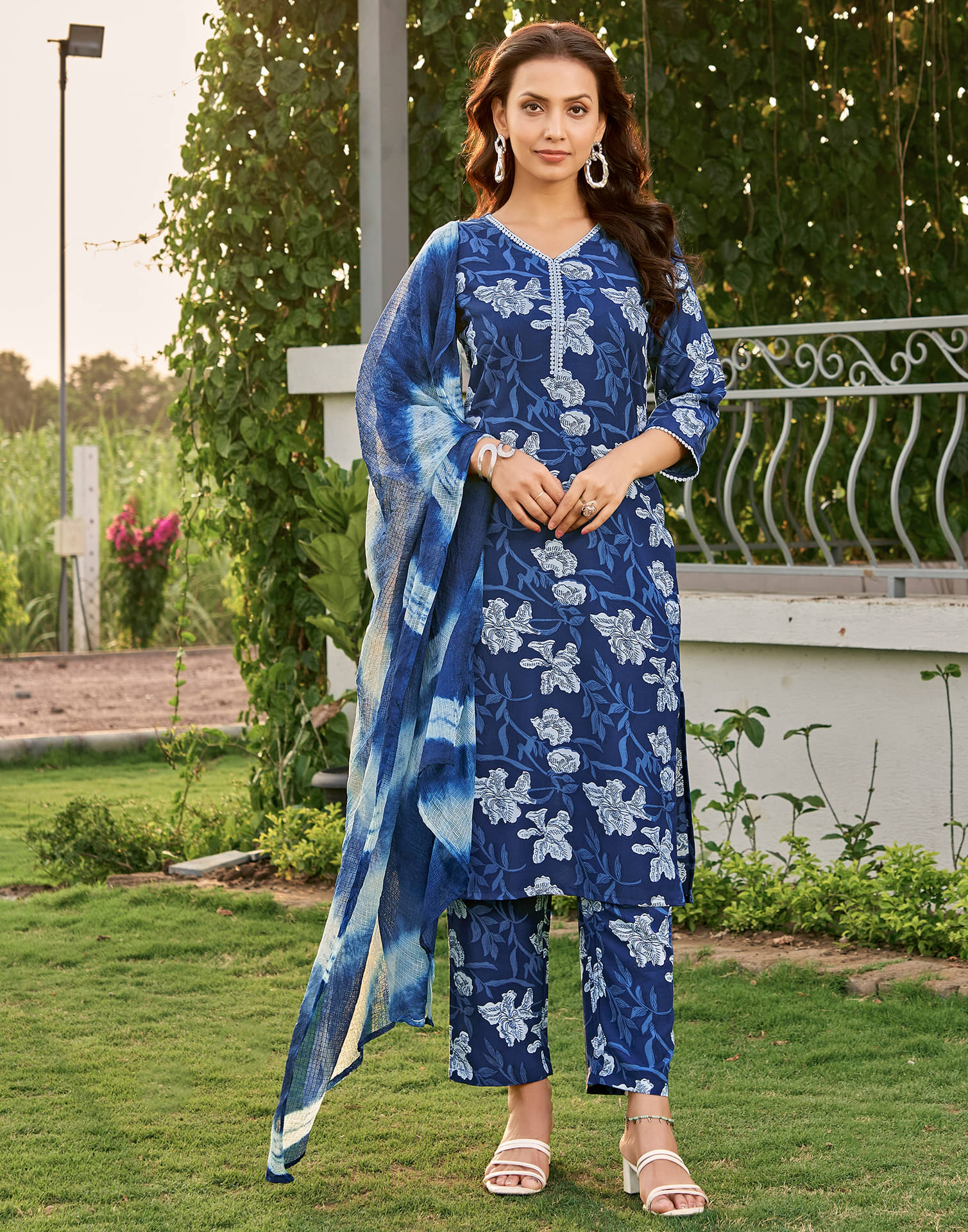     			Skylee Rayon Printed Kurti With Pants Women's Stitched Salwar Suit - Navy Blue ( Pack of 1 )