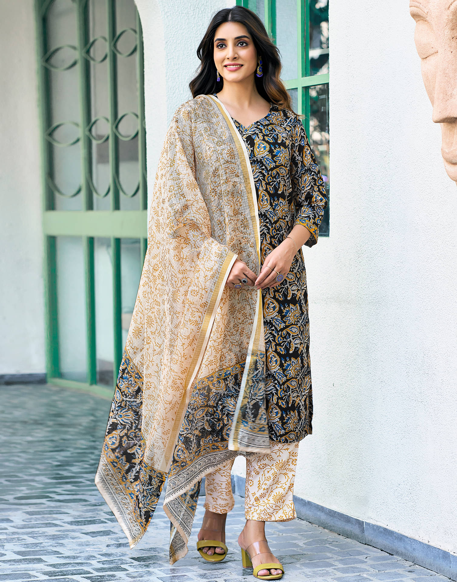     			Skylee Rayon Printed Kurti With Pants Women's Stitched Salwar Suit - Black ( Pack of 1 )