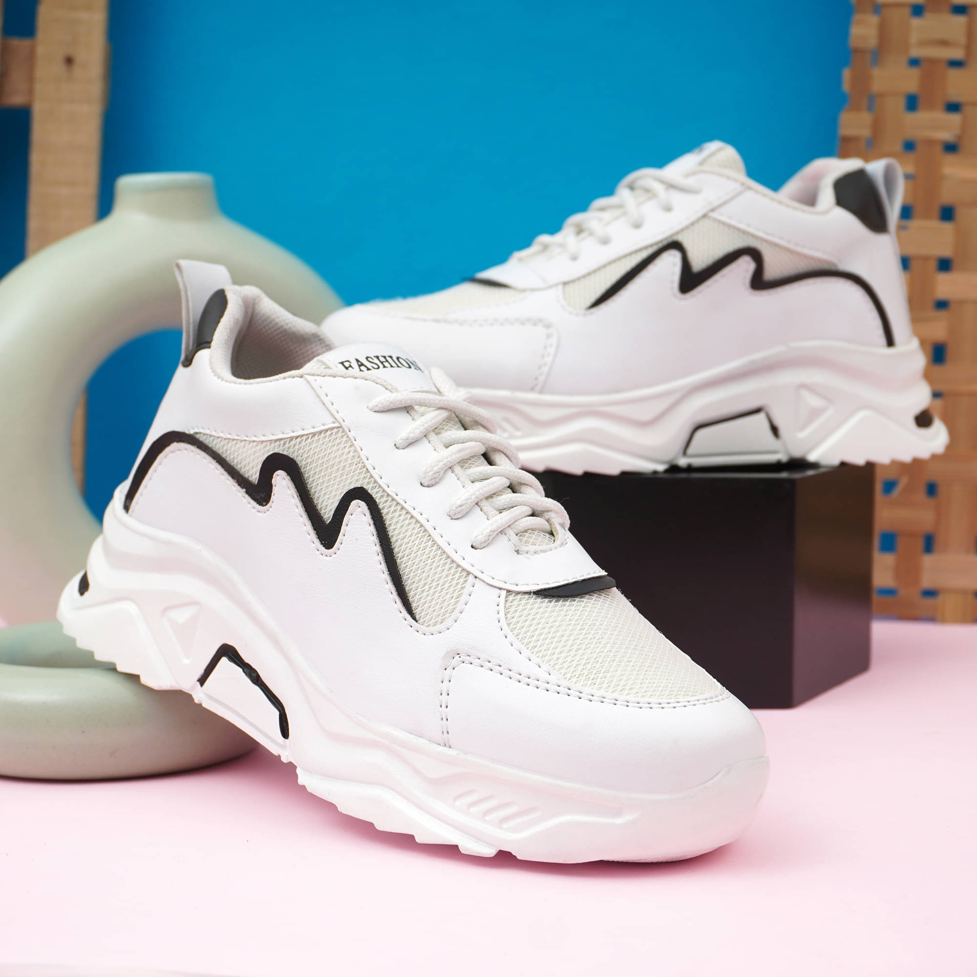     			suson White Women's Sneakers