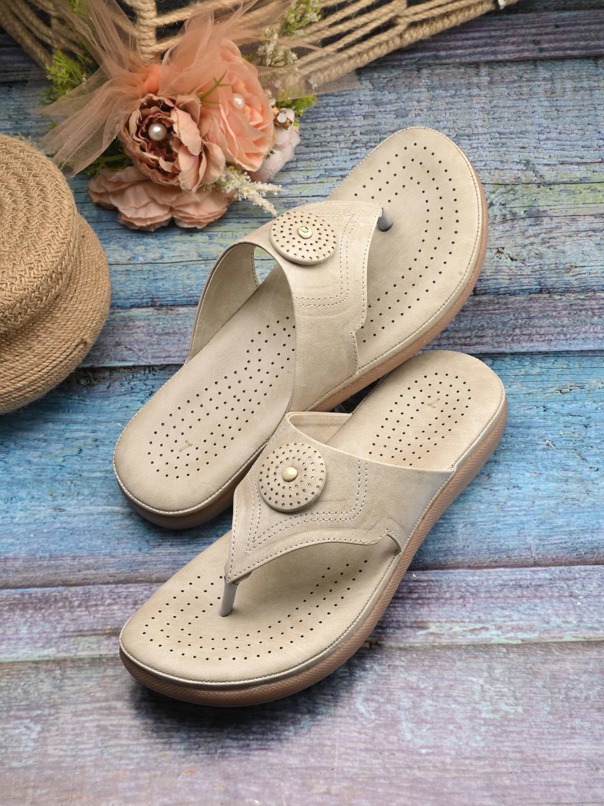 Footloose Cream Women's Flats