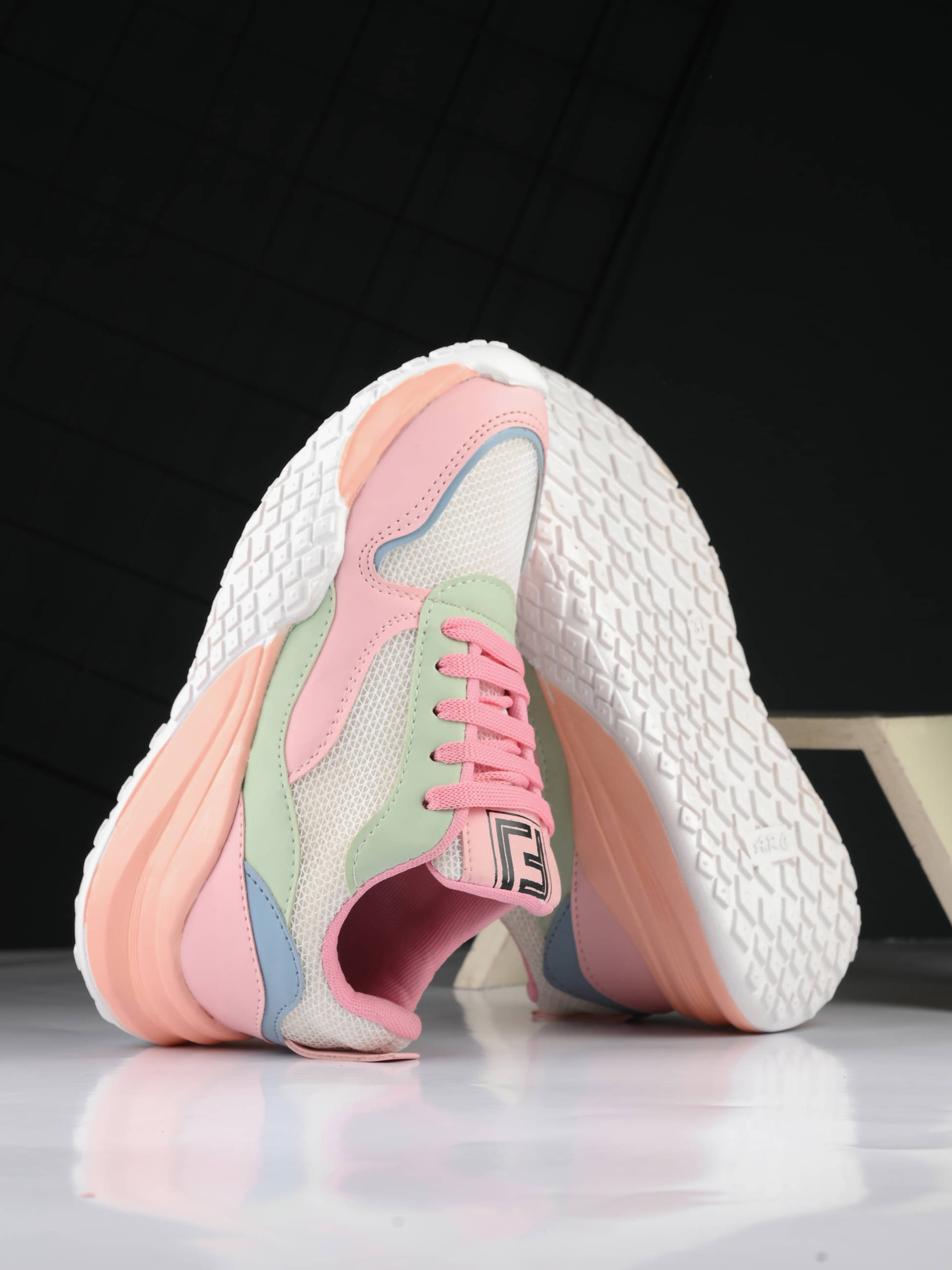     			Footloose Pink Women's Sneakers