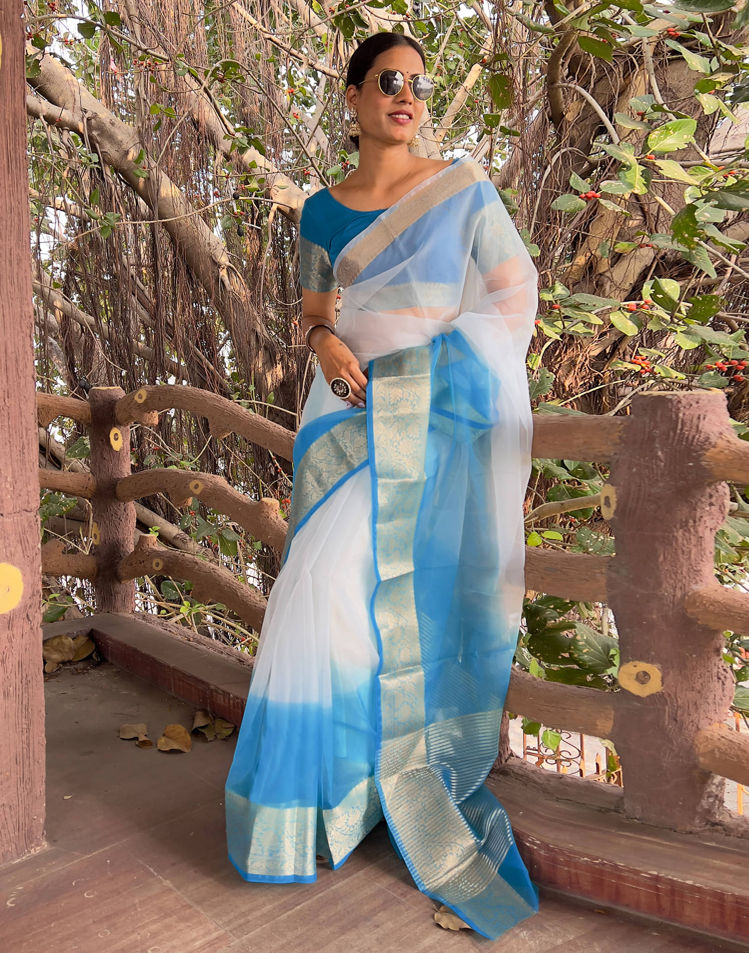    			Satrani Organza Solid Saree With Unstitched Blouse Piece ( White )