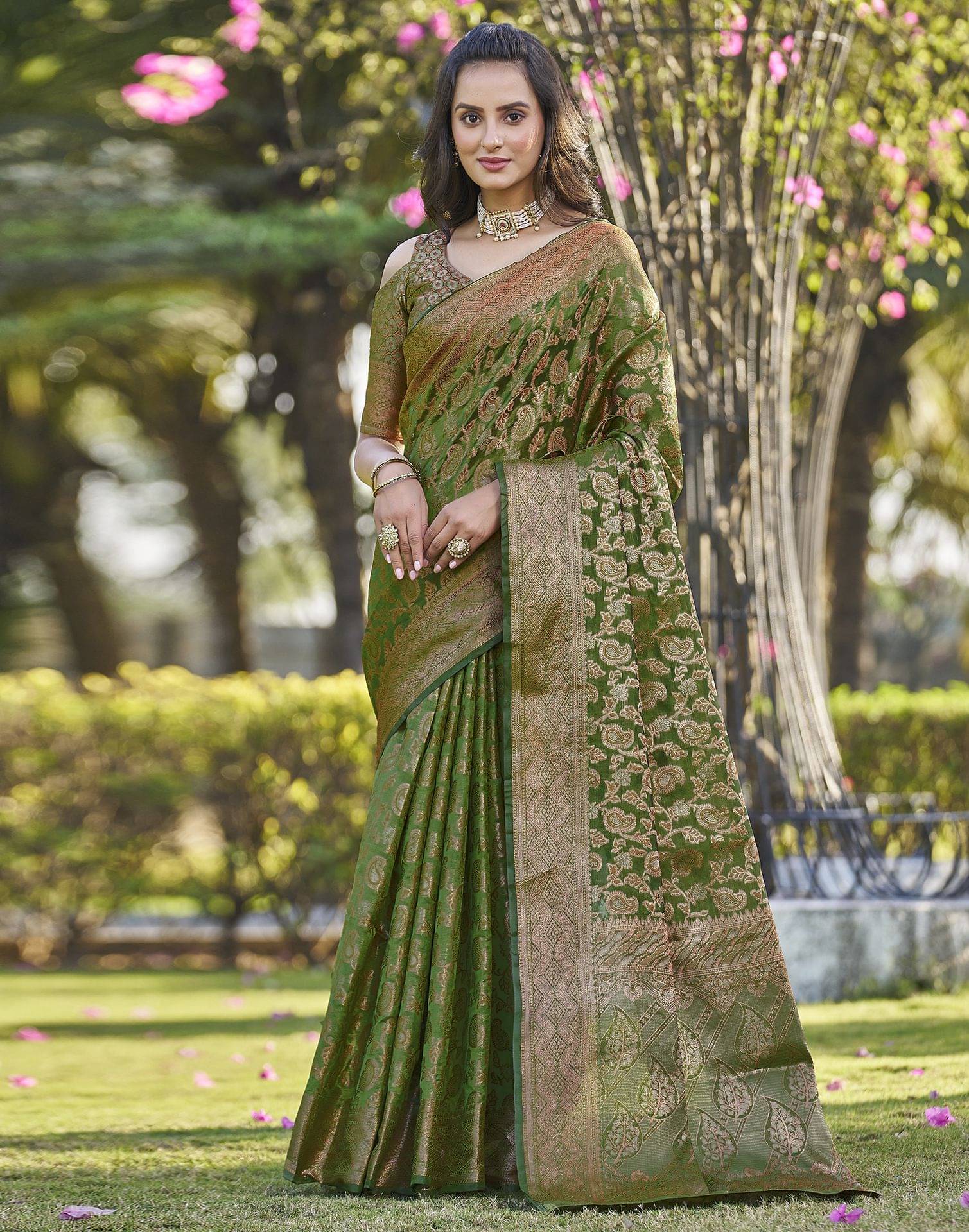 Satrani Organza Woven Saree With Unstitched Blouse Piece ( Green ) Satrani Organza Woven Saree With Unstitched Blouse Piece ( Green )