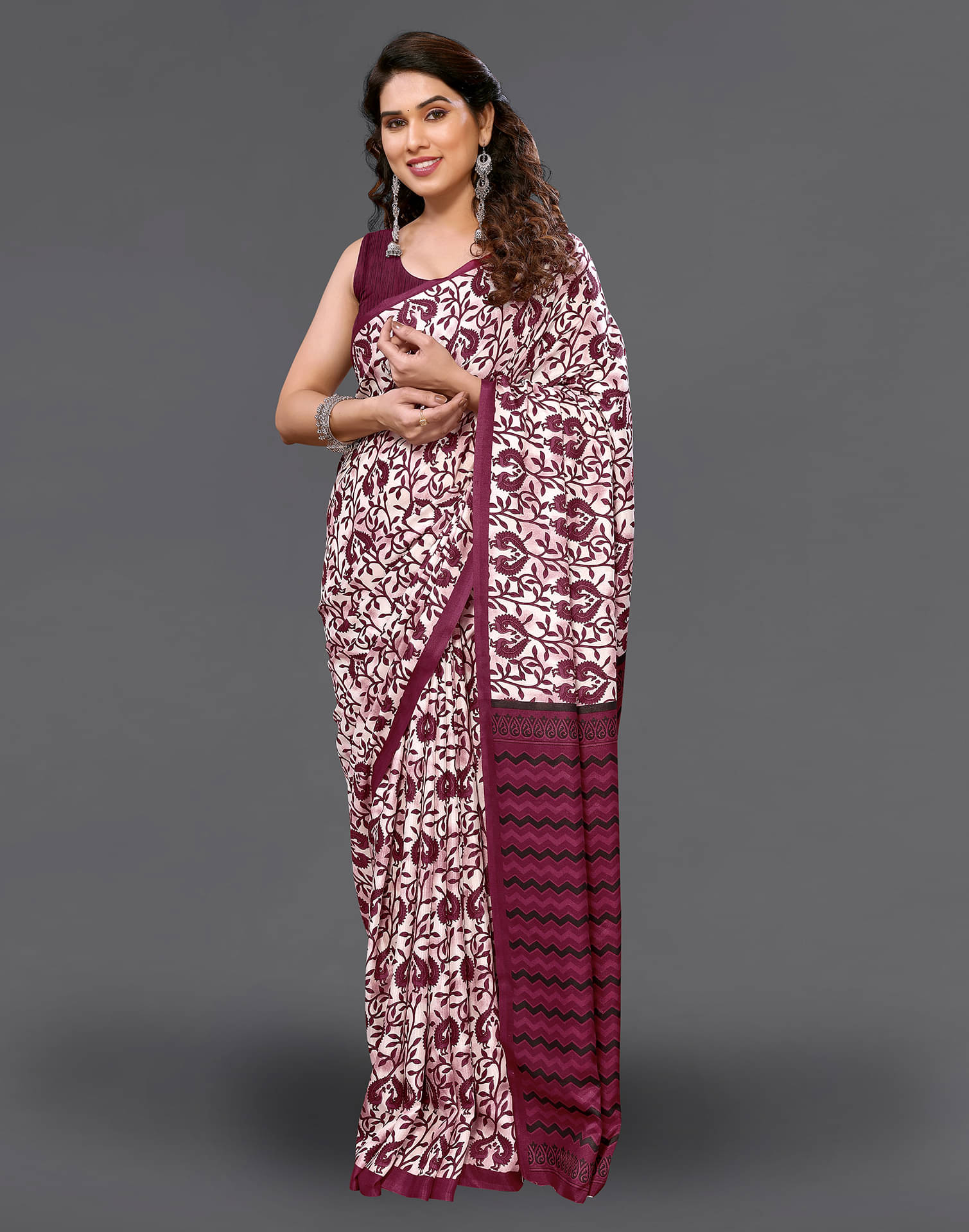 Satrani Silk Blend Printed Saree With Unstitched Blouse Piece ( White ) Satrani Silk Blend Printed Saree With Unstitched Blouse Piece ( White )
