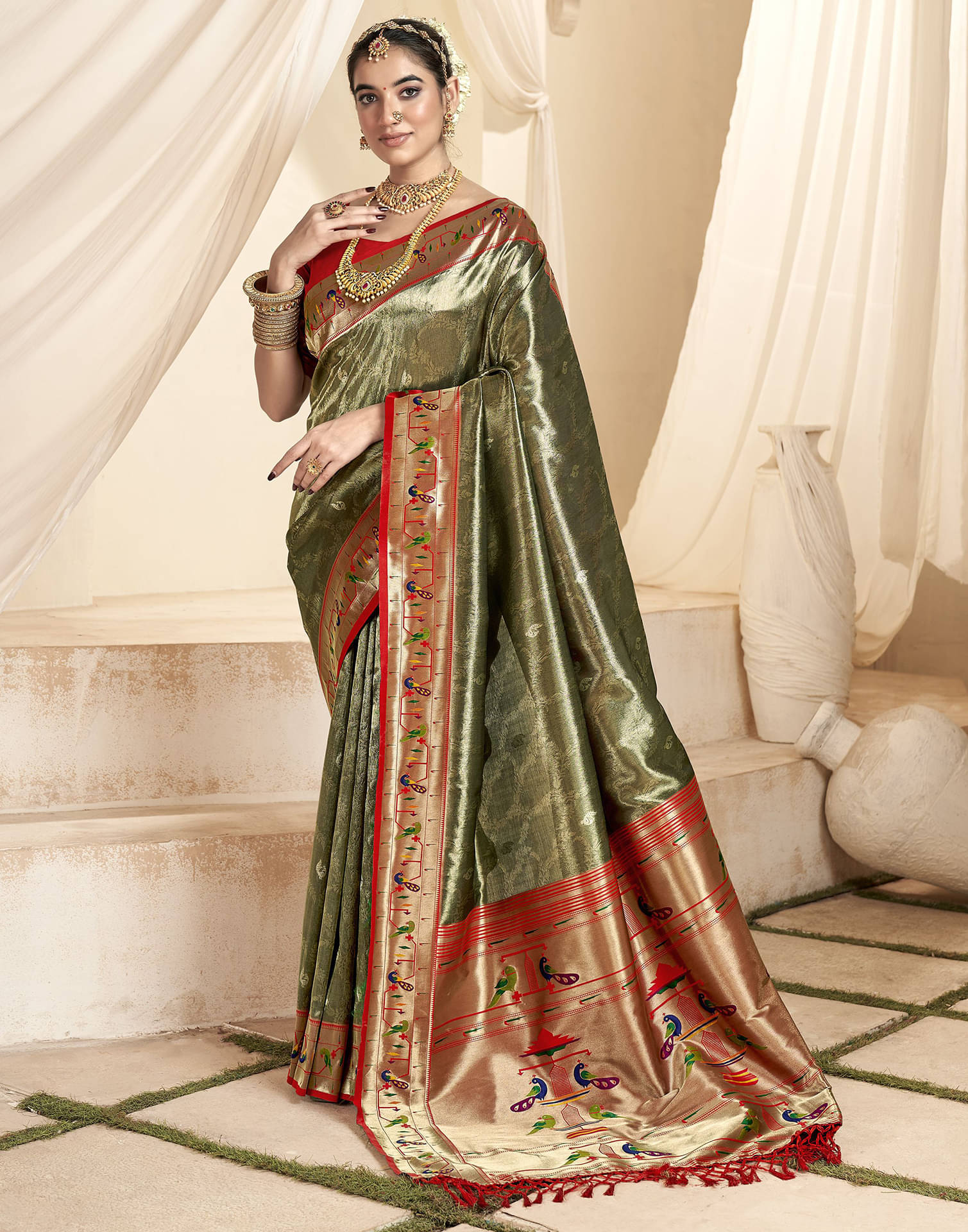 Satrani Silk Woven Saree With Unstitched Blouse Piece ( Green ) Satrani Silk Woven Saree With Unstitched Blouse Piece ( Green )