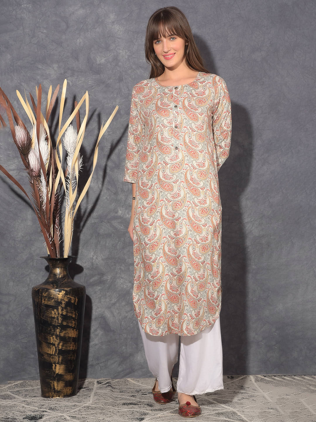 Mamoose Cotton Blend Printed Straight Women's Kurti - Red ( Pack of 1 ) Mamoose Cotton Blend Printed Straight Women's Kurti - Red ( Pack of 1 )