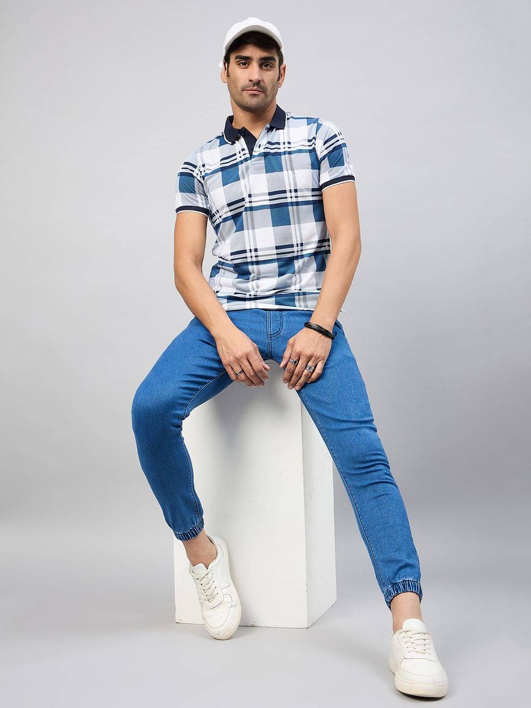 Club York Regular Fit Basic Men's Jeans - Mid Blue ( Pack of 1 ) Club York Regular Fit Basic Men's Jeans - Mid Blue ( Pack of 1 )