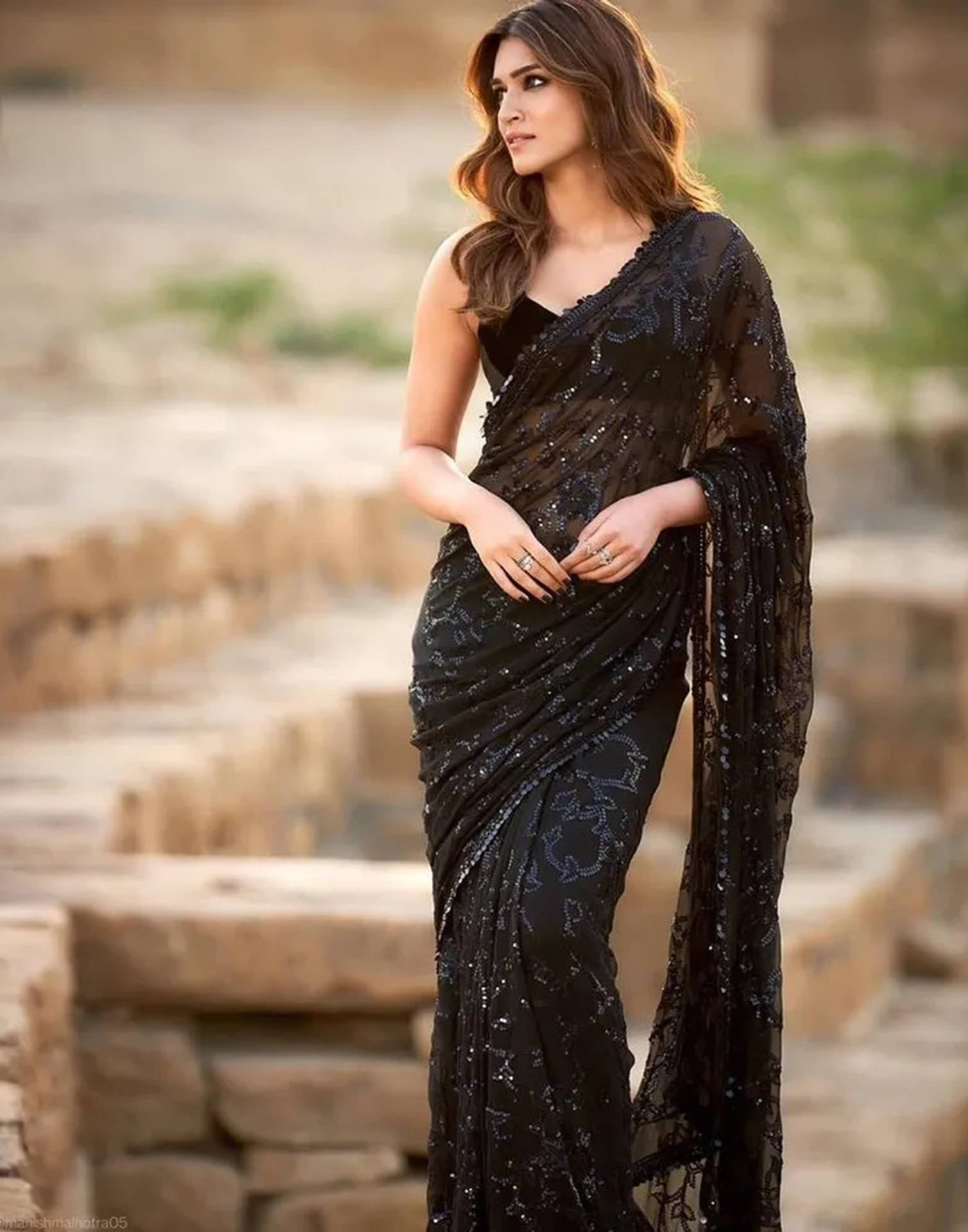     			Samah Georgette Embroidered Saree With Unstitched Blouse Piece ( Dark Grey )