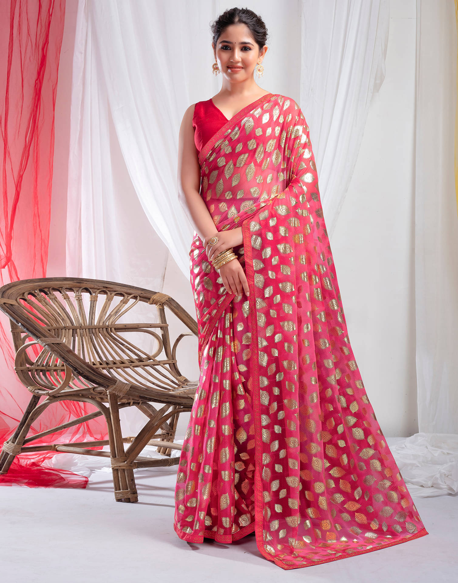 Samah Lycra Embellished Saree With Unstitched Blouse Piece ( Red ) Samah Lycra Embellished Saree With Unstitched Blouse Piece ( Red )
